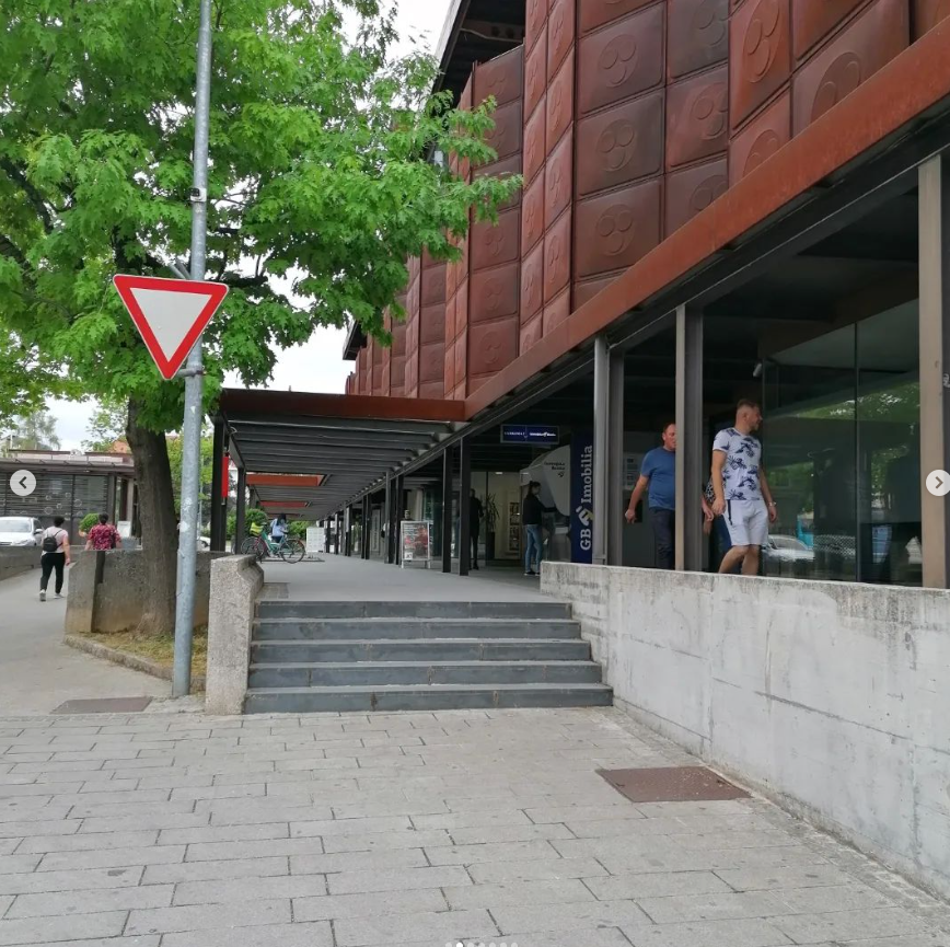 KR spot #3 — photo 1