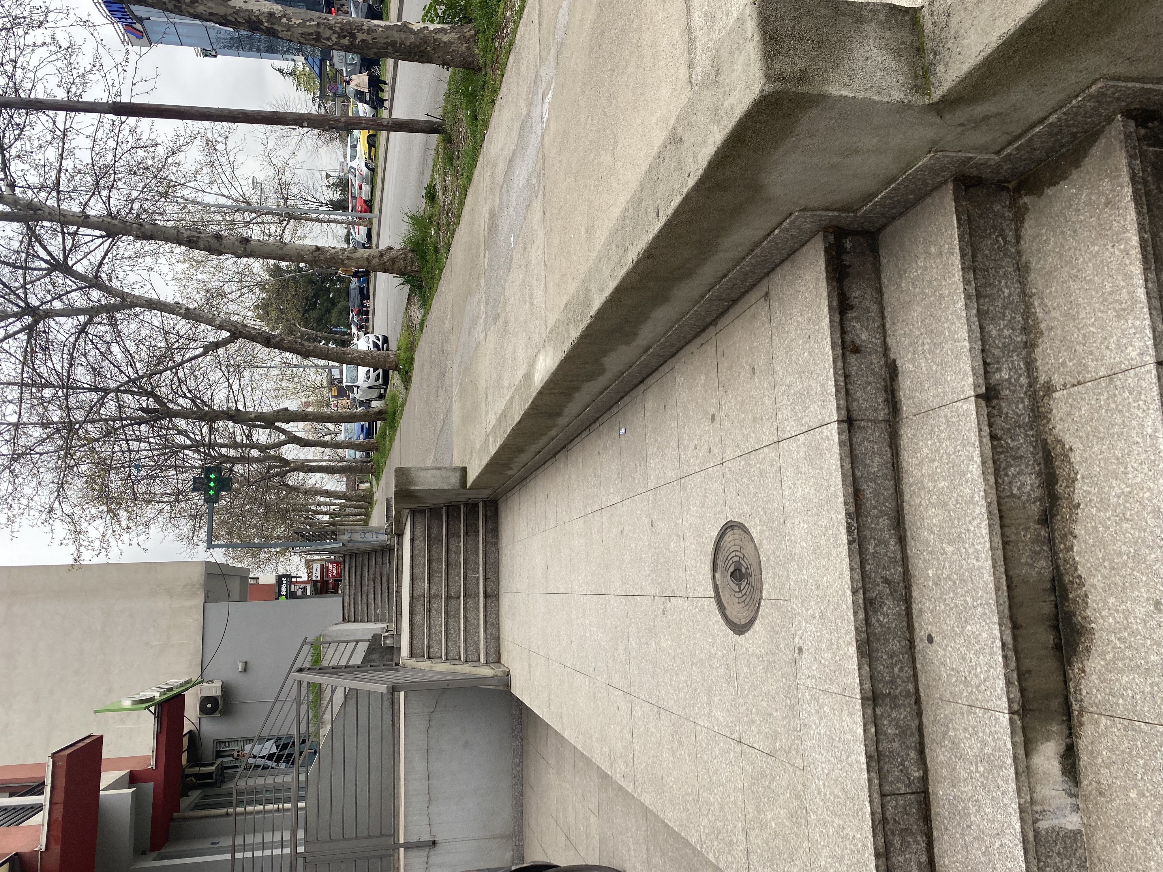 Street line — photo 1
