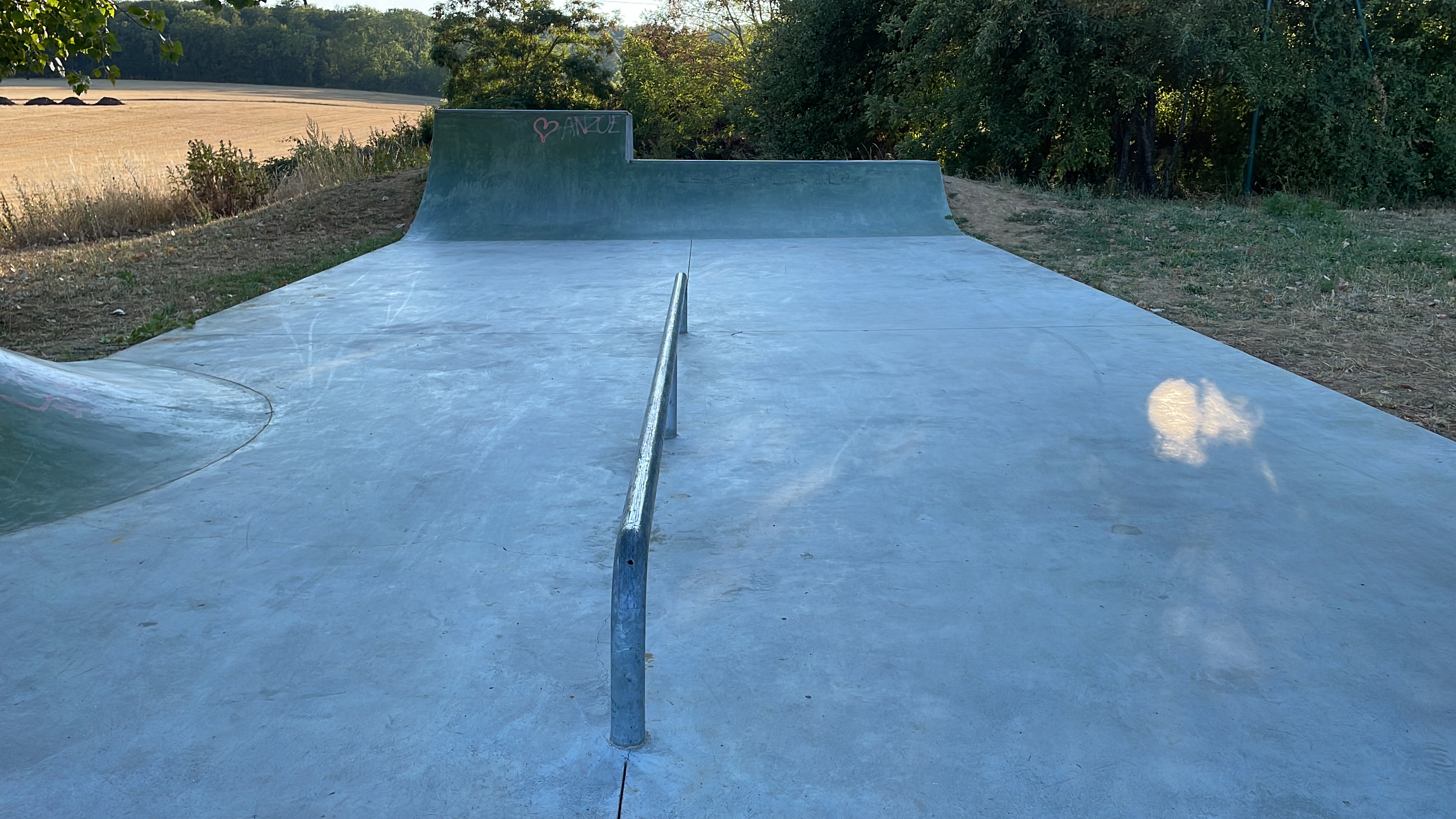 Vauréal skatepark — photo 1