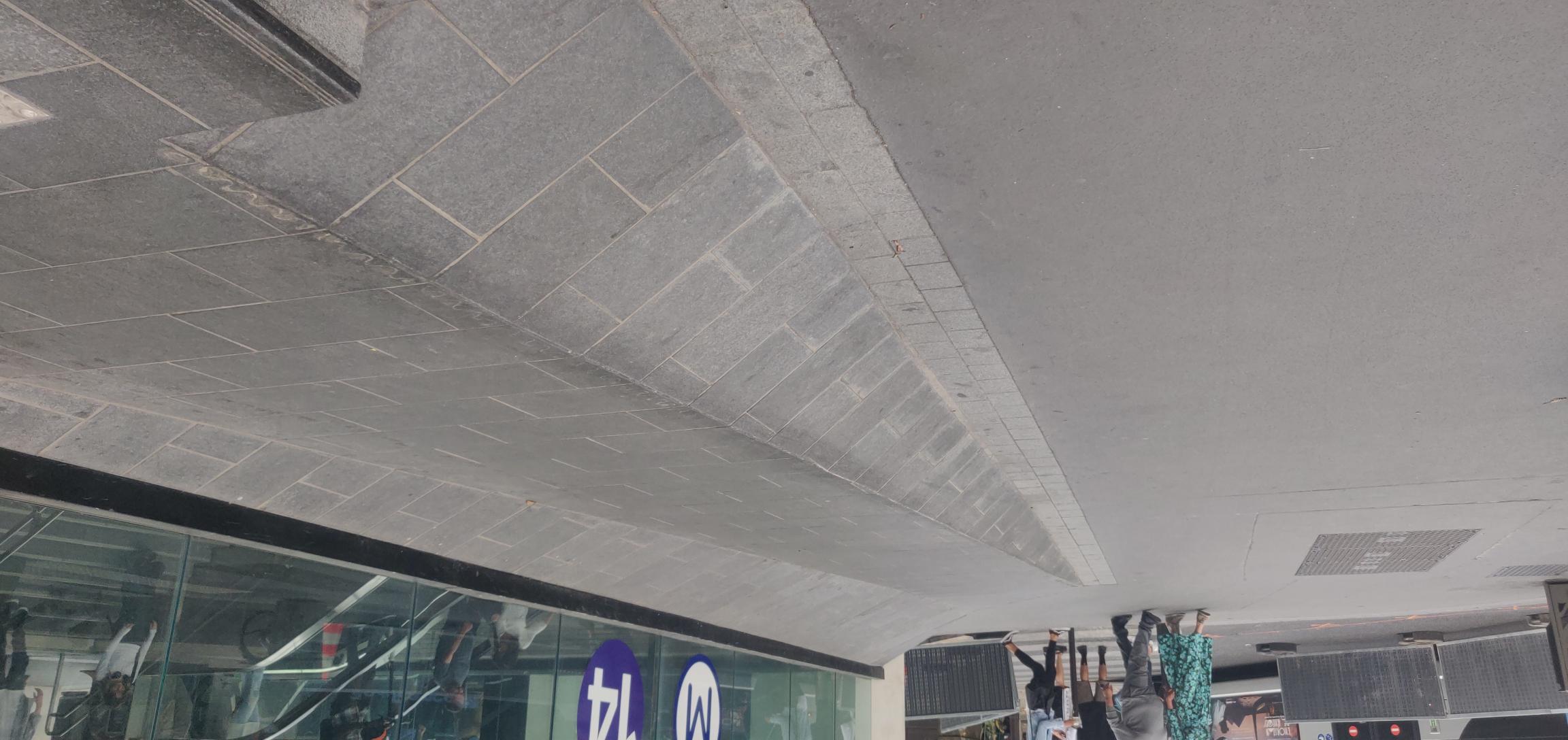Curb — photo 1