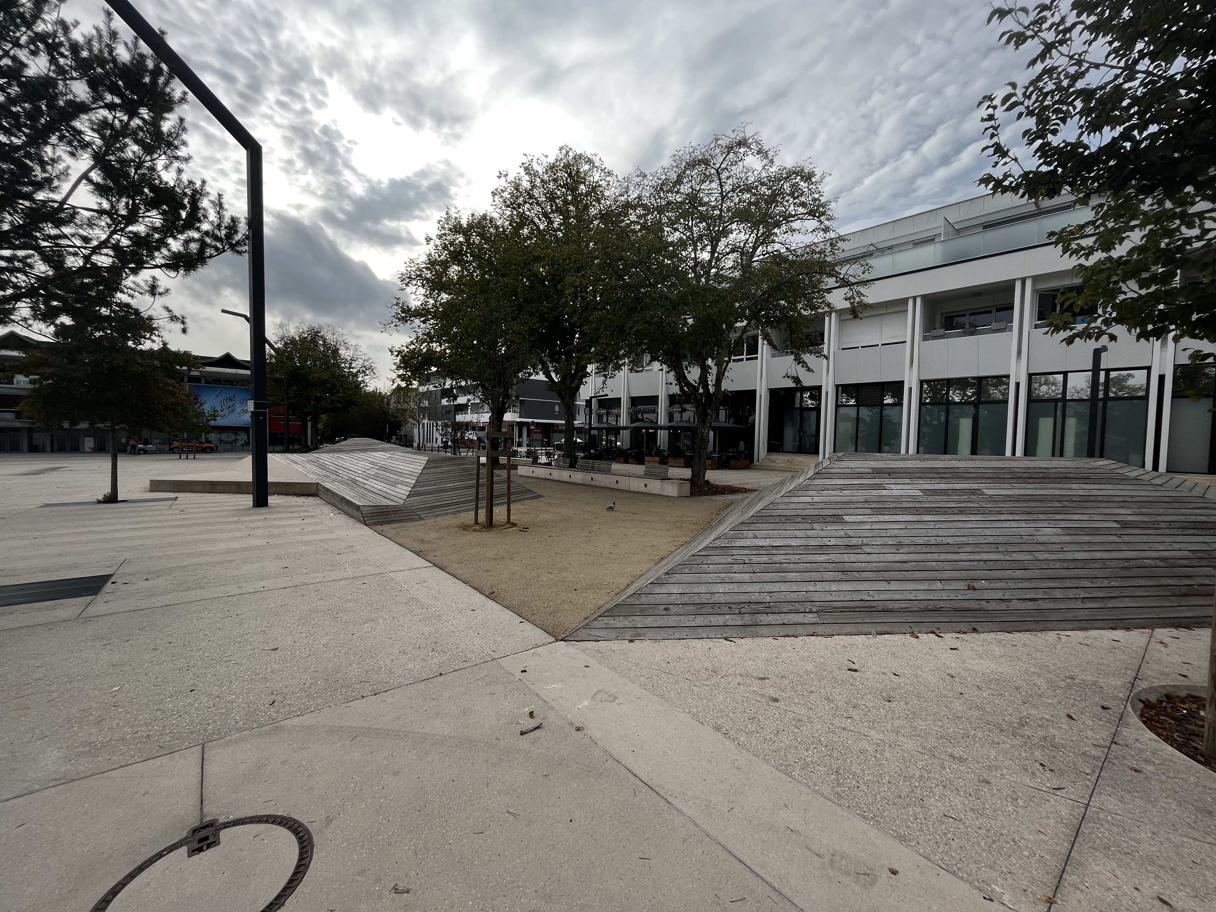 Place de la ré spot en bois — photo 1