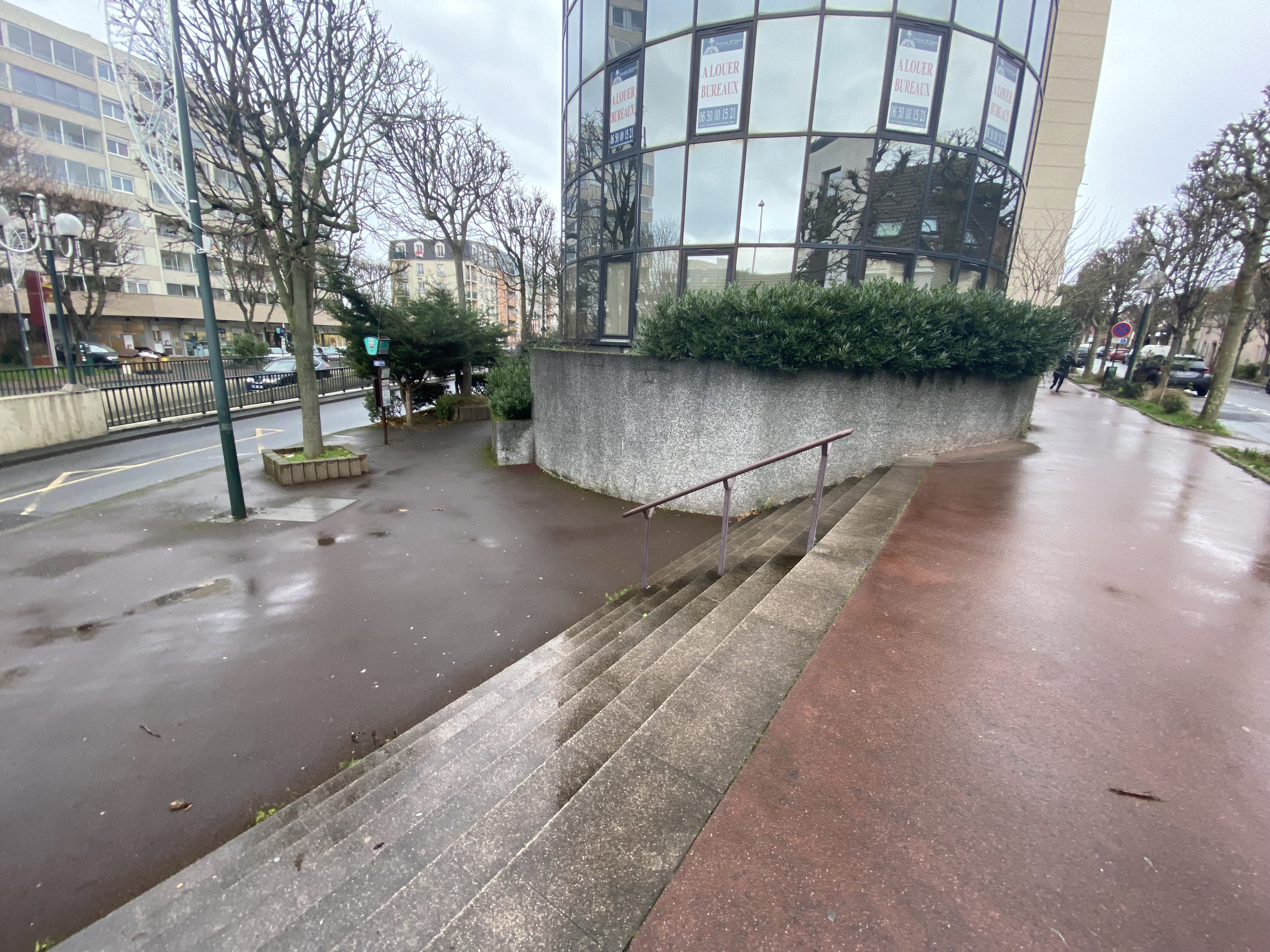 Handrail Gare de Saint-Gratien — photo 1
