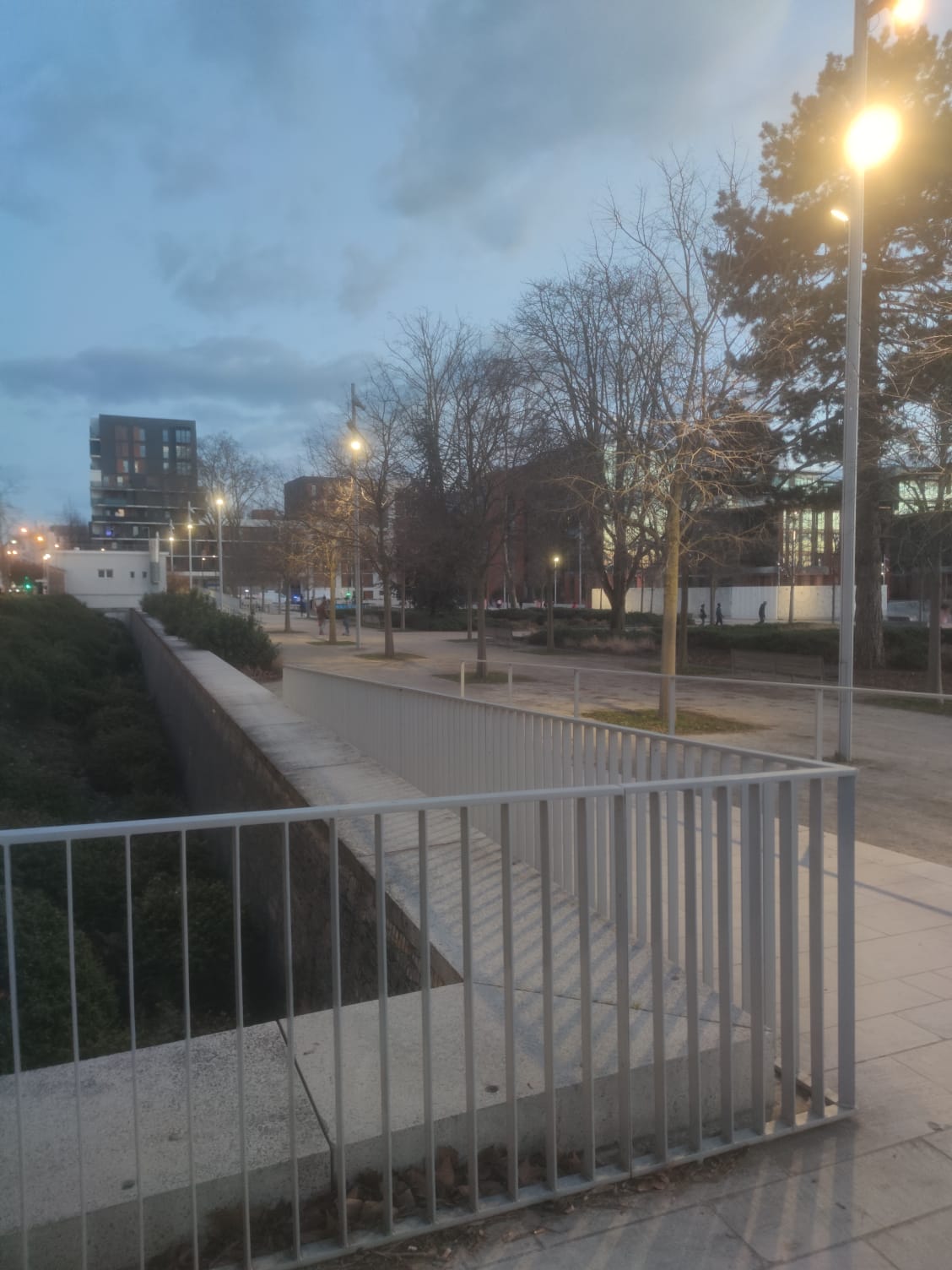 Docks up rail — photo 1