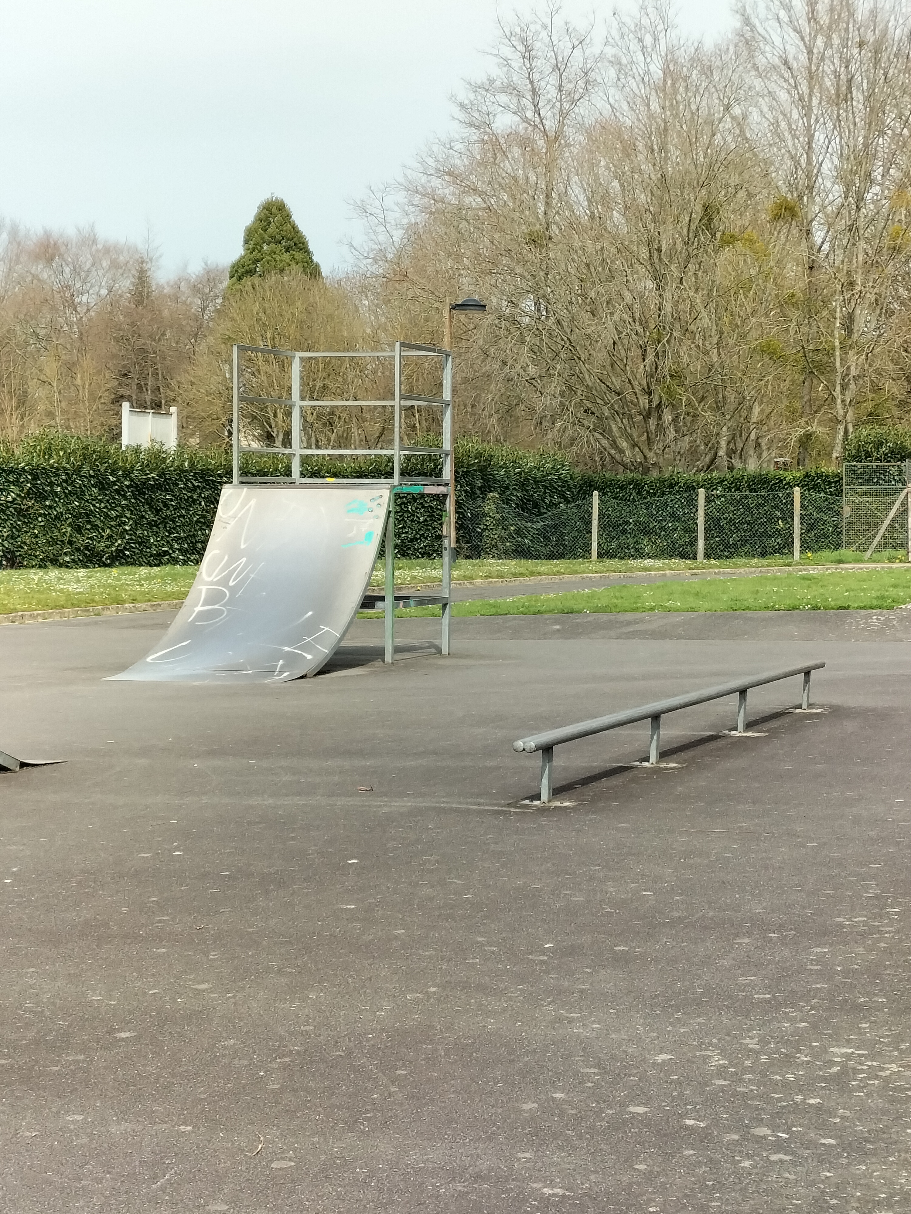 Condé-sur-Noireau skatepark — photo 1