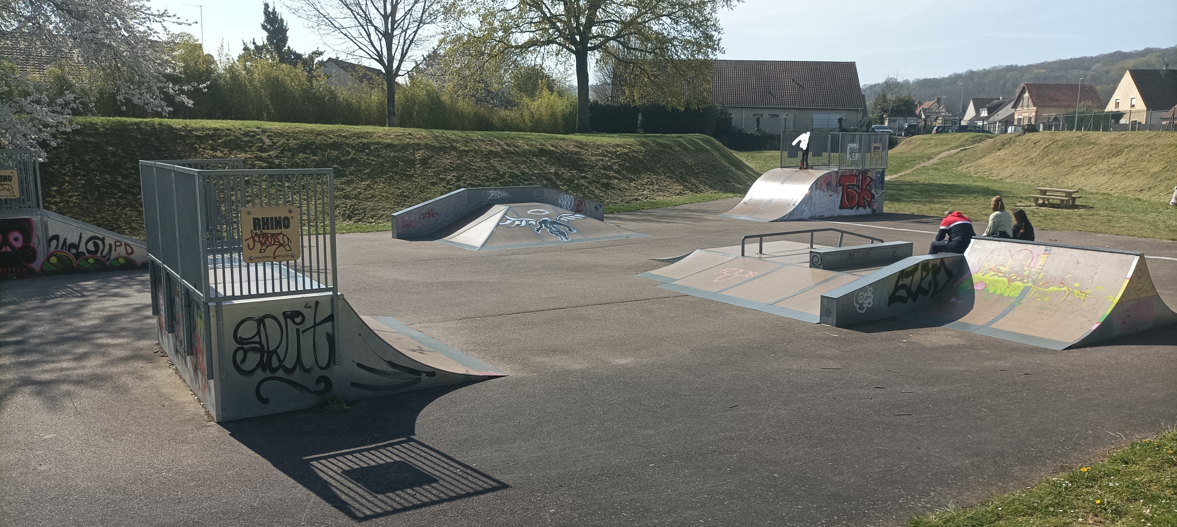 Rosny-sur-Seine skatepark — photo 1