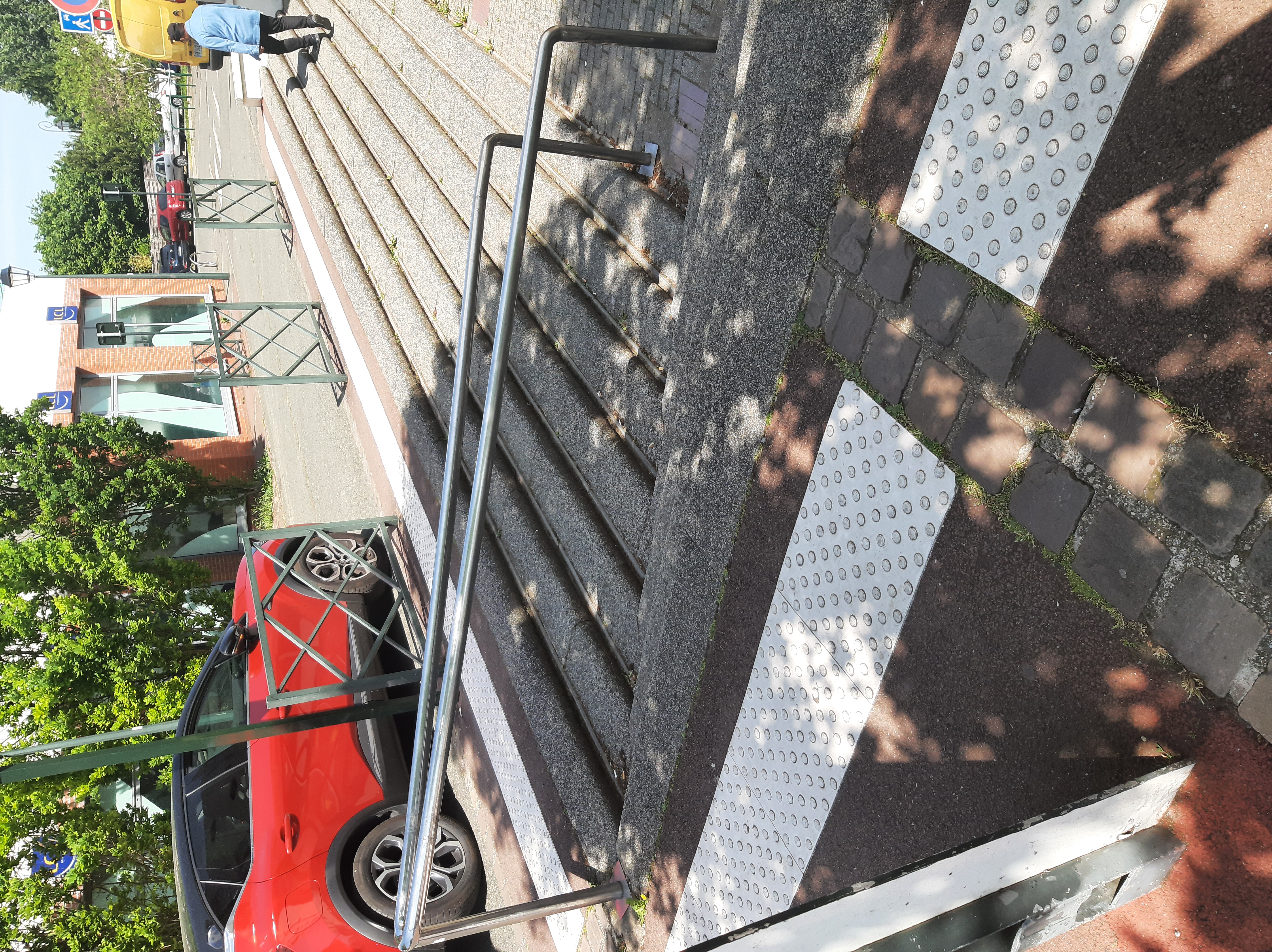 Down rail — photo 1