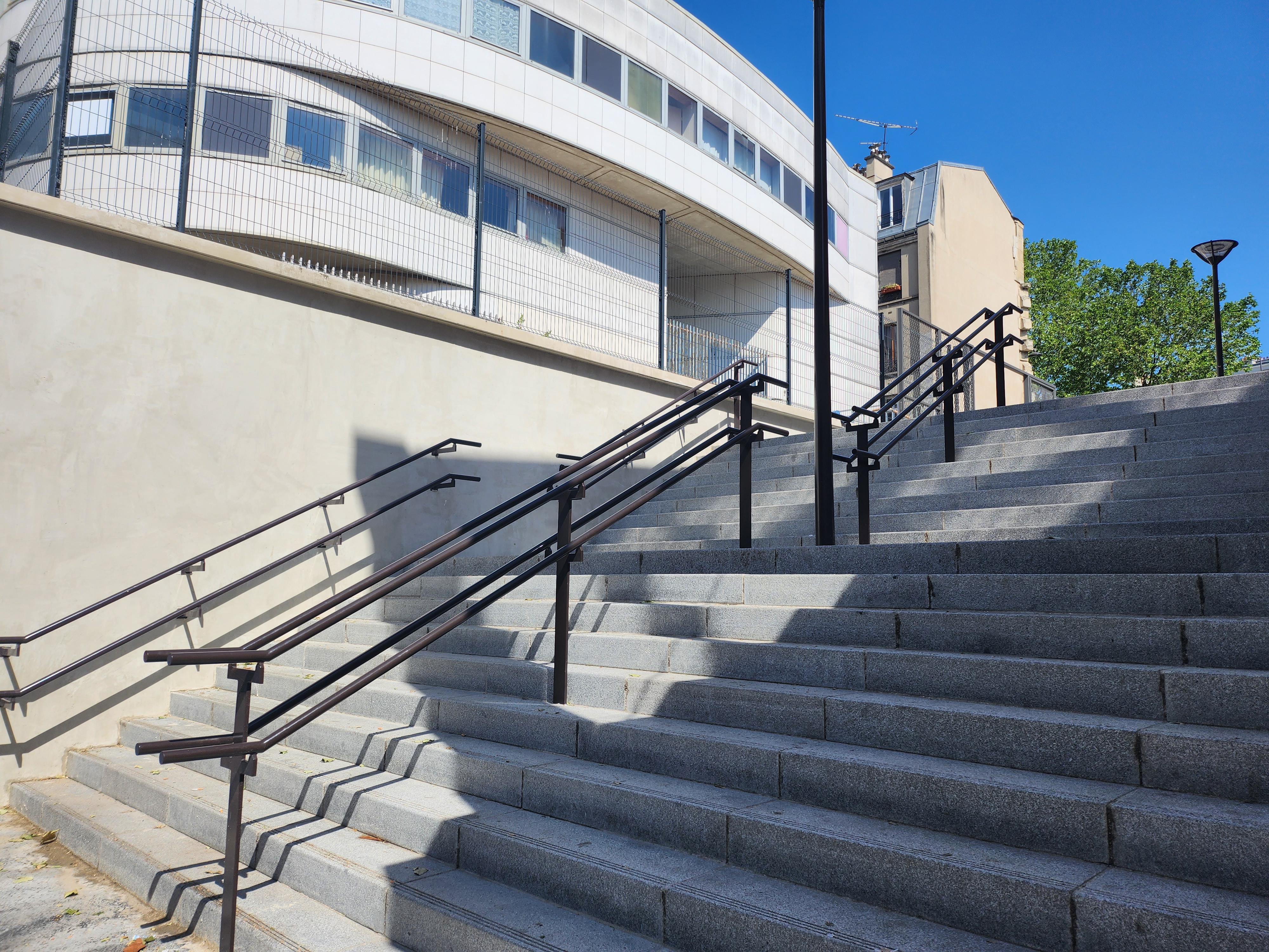 Handrails Goutte D'or — photo 1