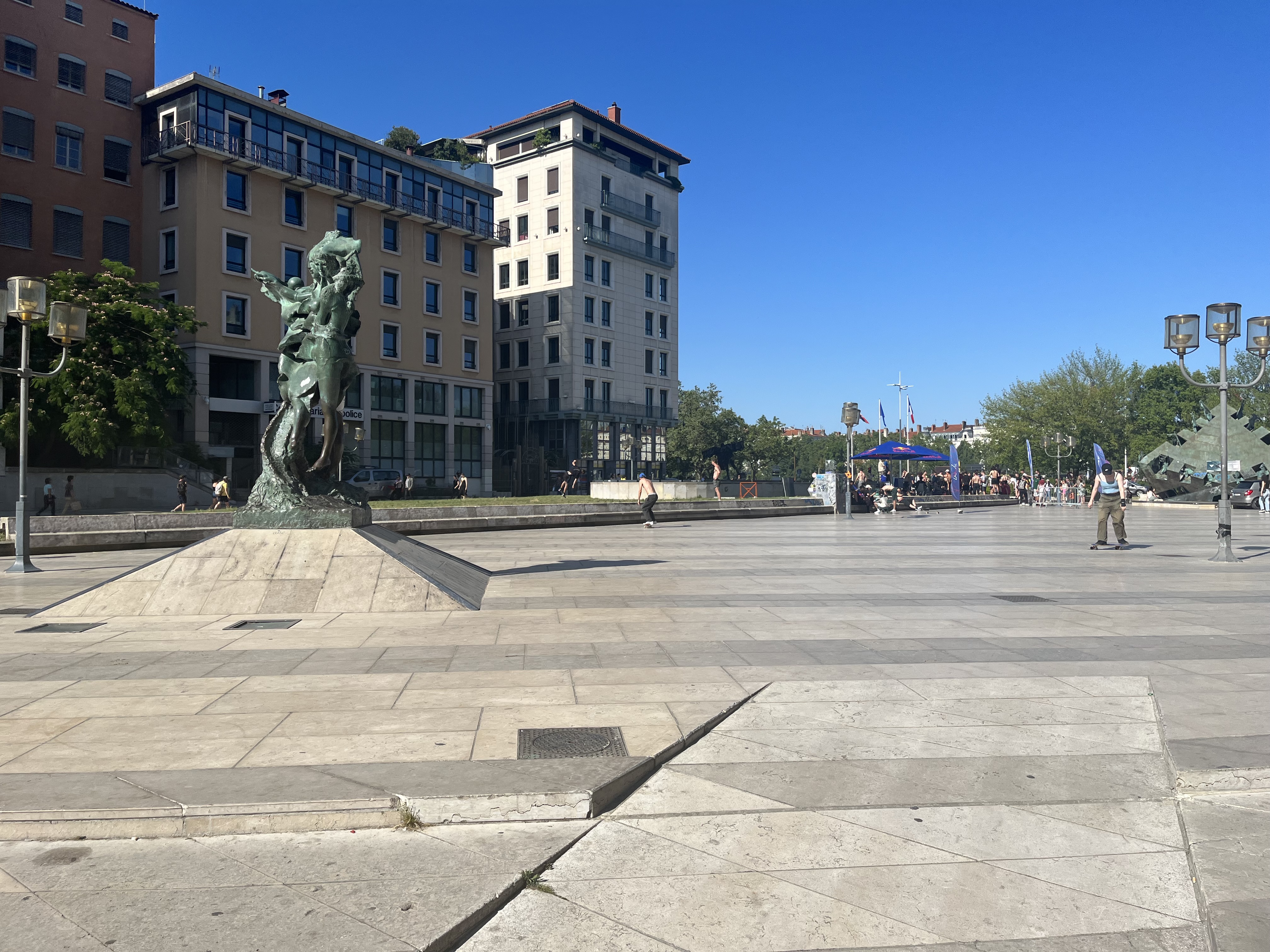 Place Louis Pradel Spot — photo 1