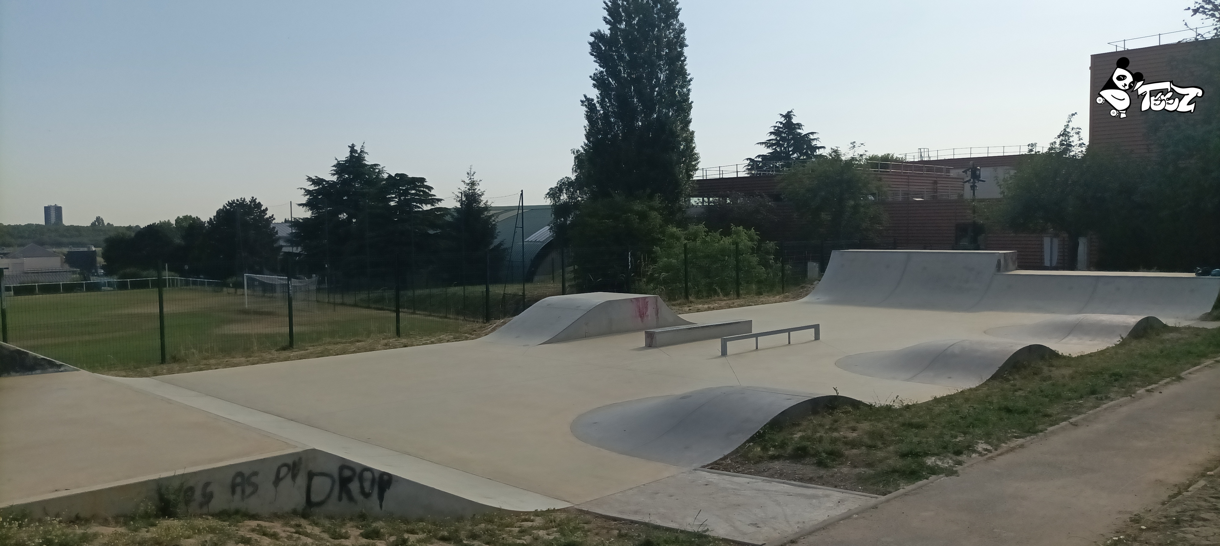 Chambourcy skatepark — photo 1