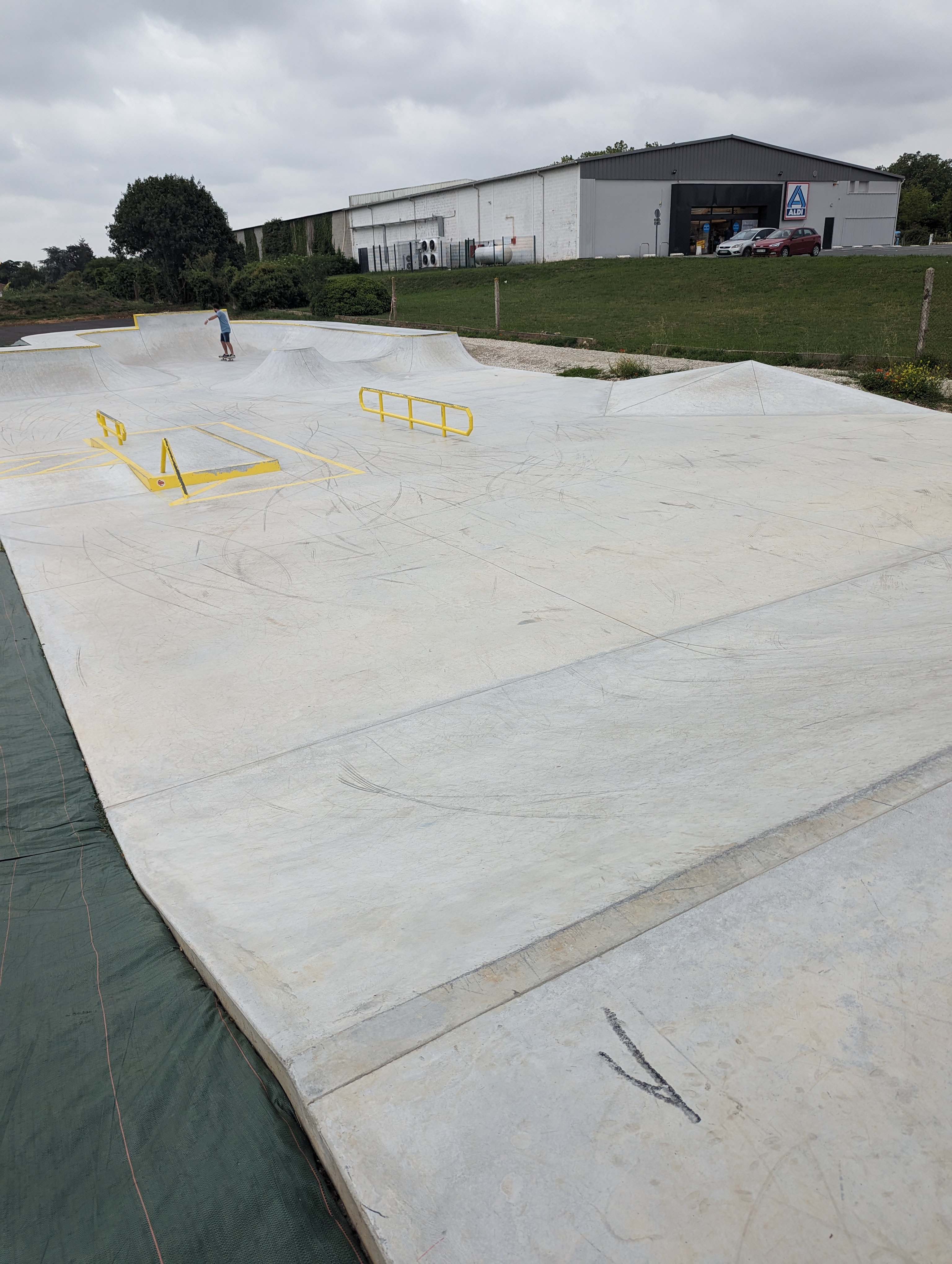 Skatepark béton Pont l'Abbé — photo 1