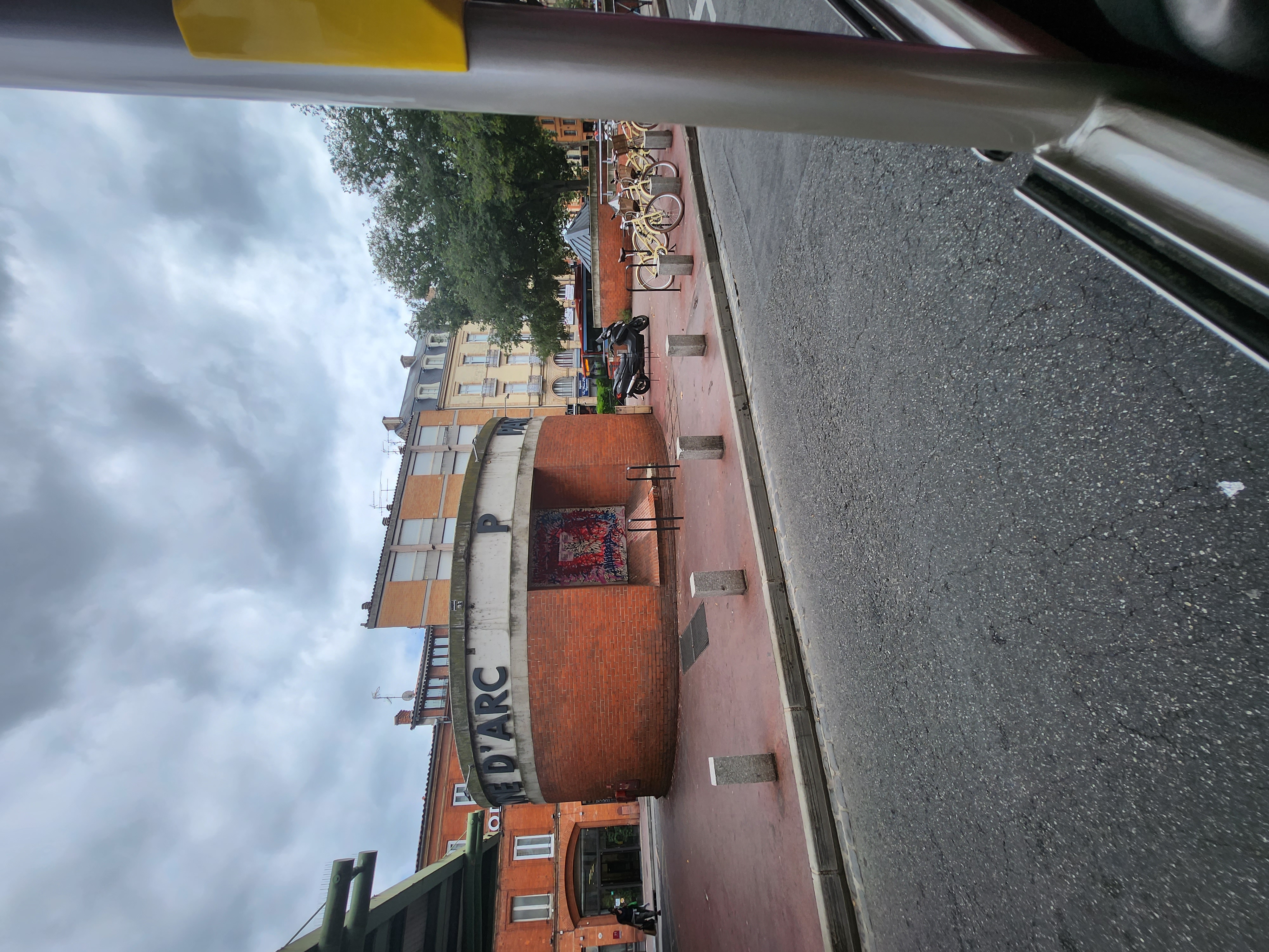 Wall bank — photo 1