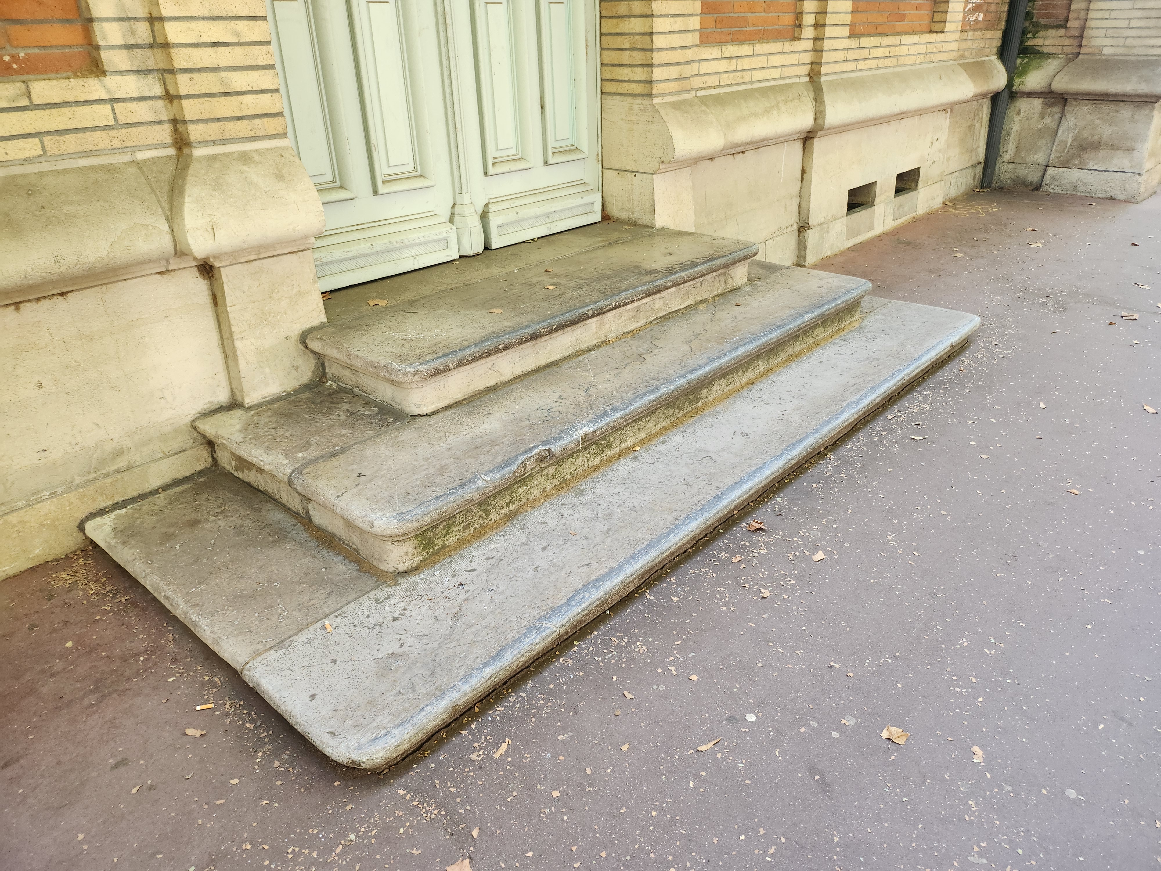 Allée de Brienne Spot — photo 1