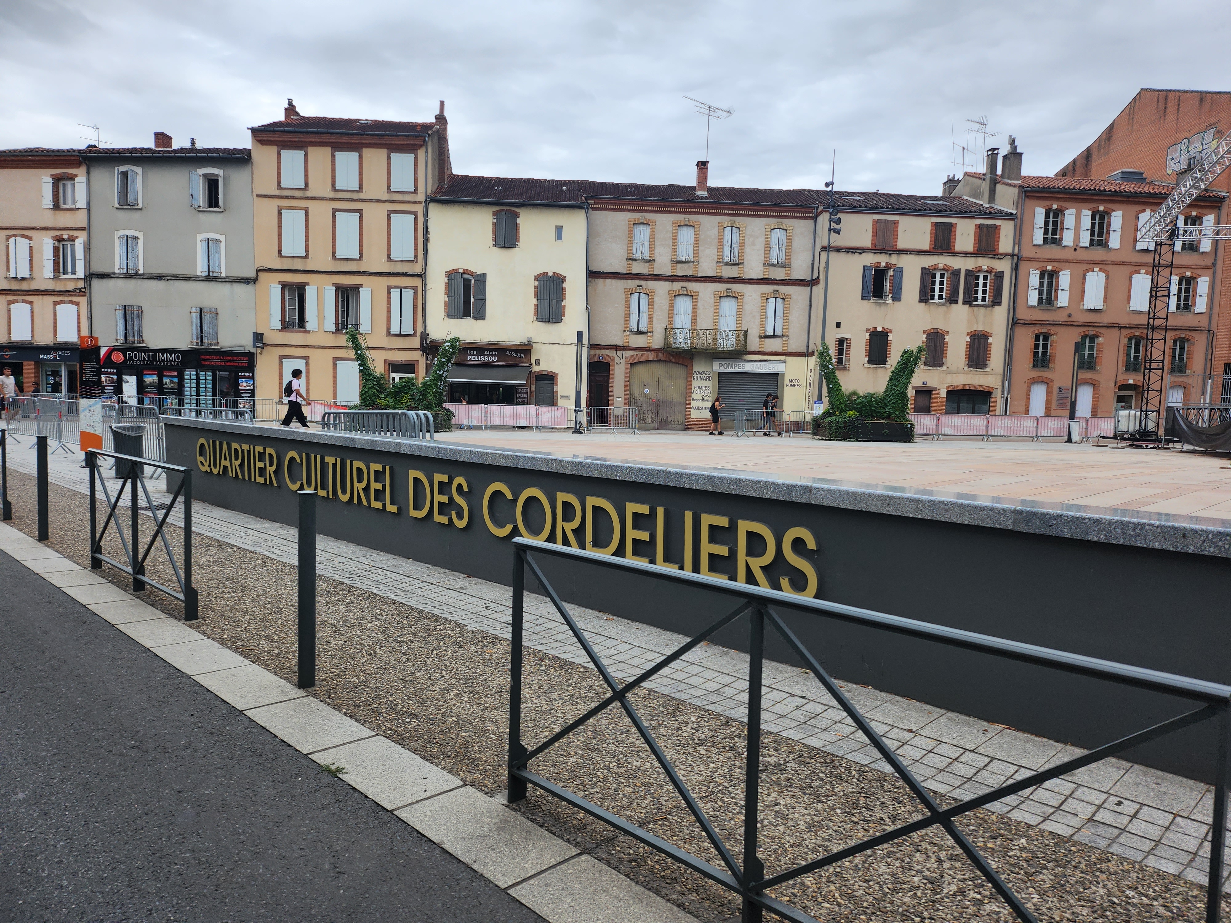 Long curb Albi — photo 1