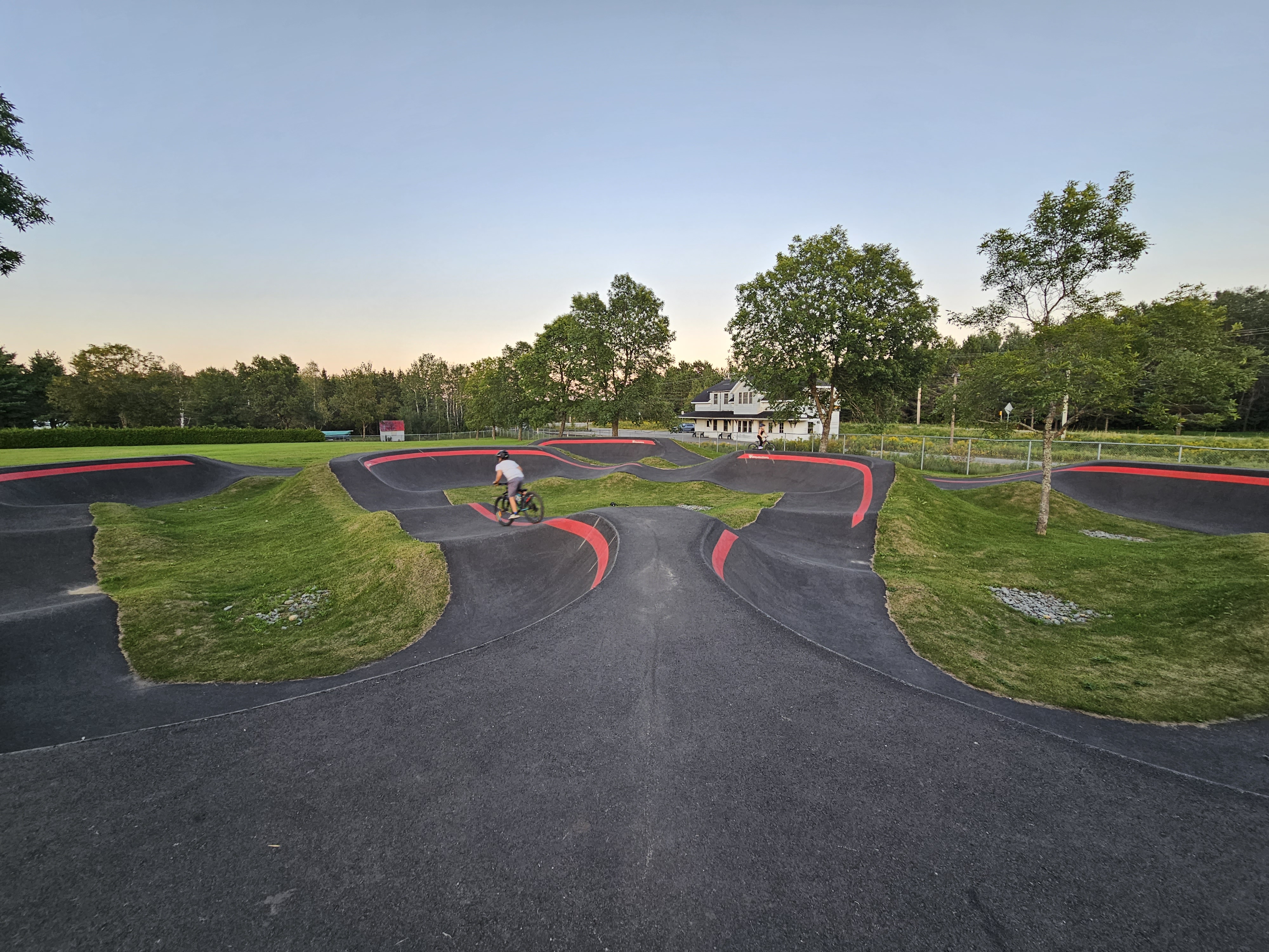 Pump track lac-aux-sables — photo 1