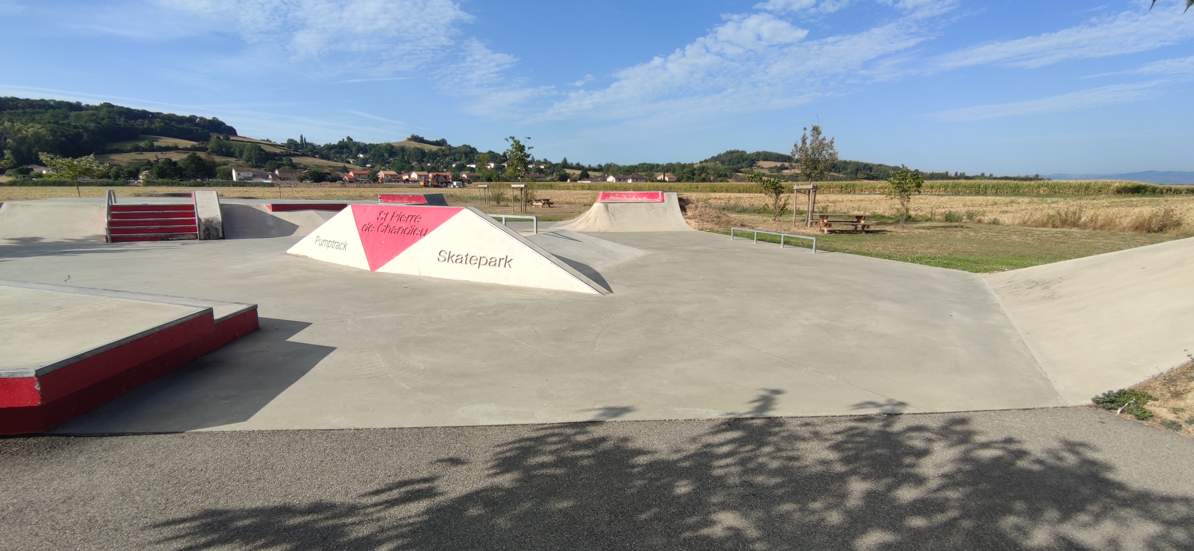 Pumptrack/Skatepark Saint-Pierre-de-Chandieu — photo 1