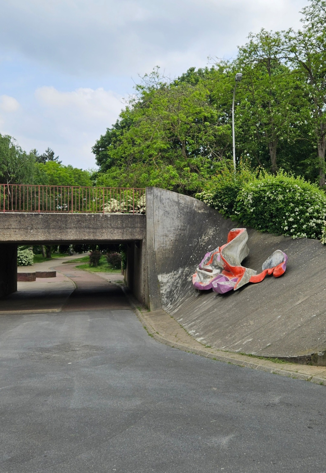 Wall to pont — photo 1