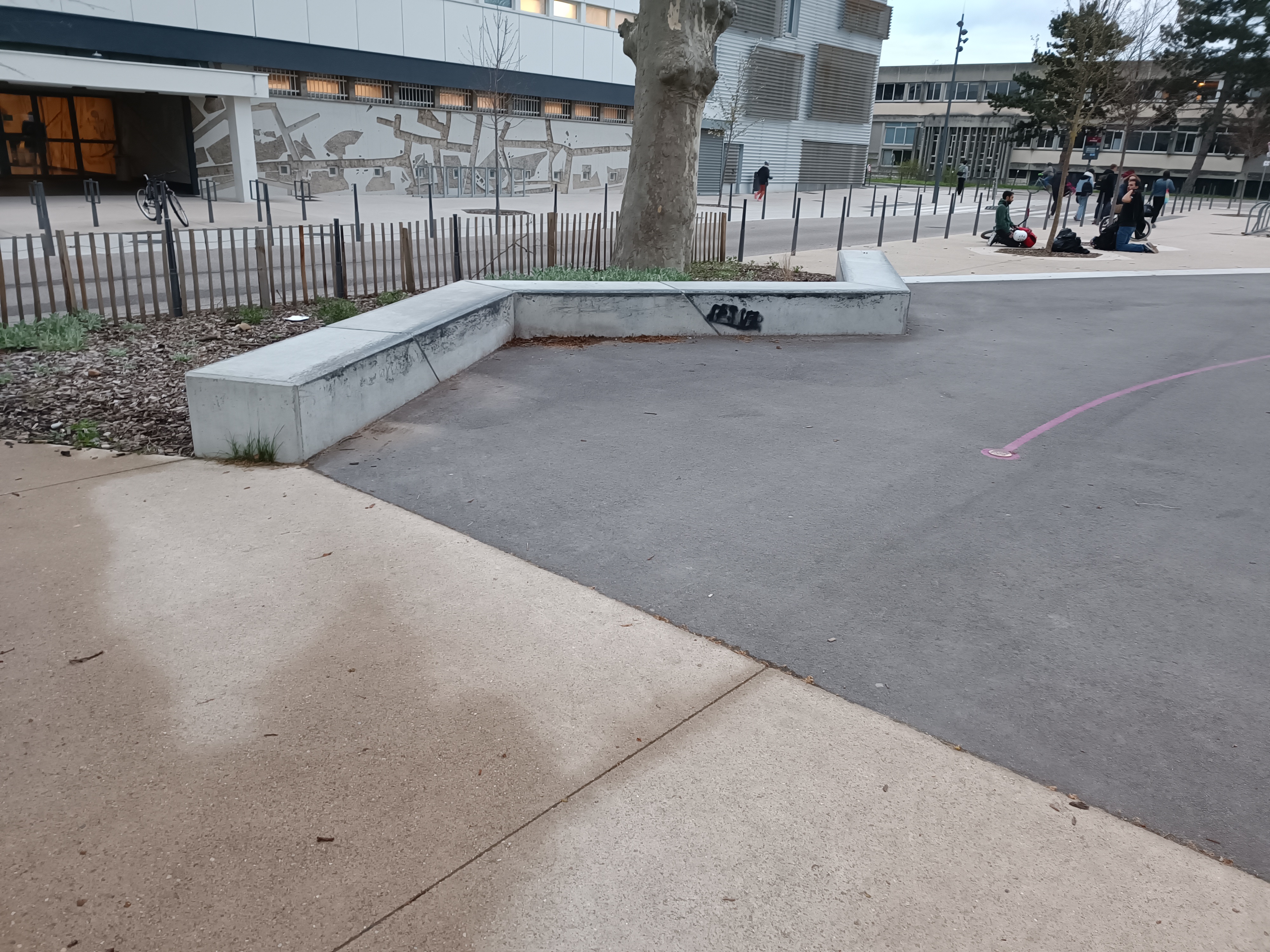 Curb LaDoua — photo 1