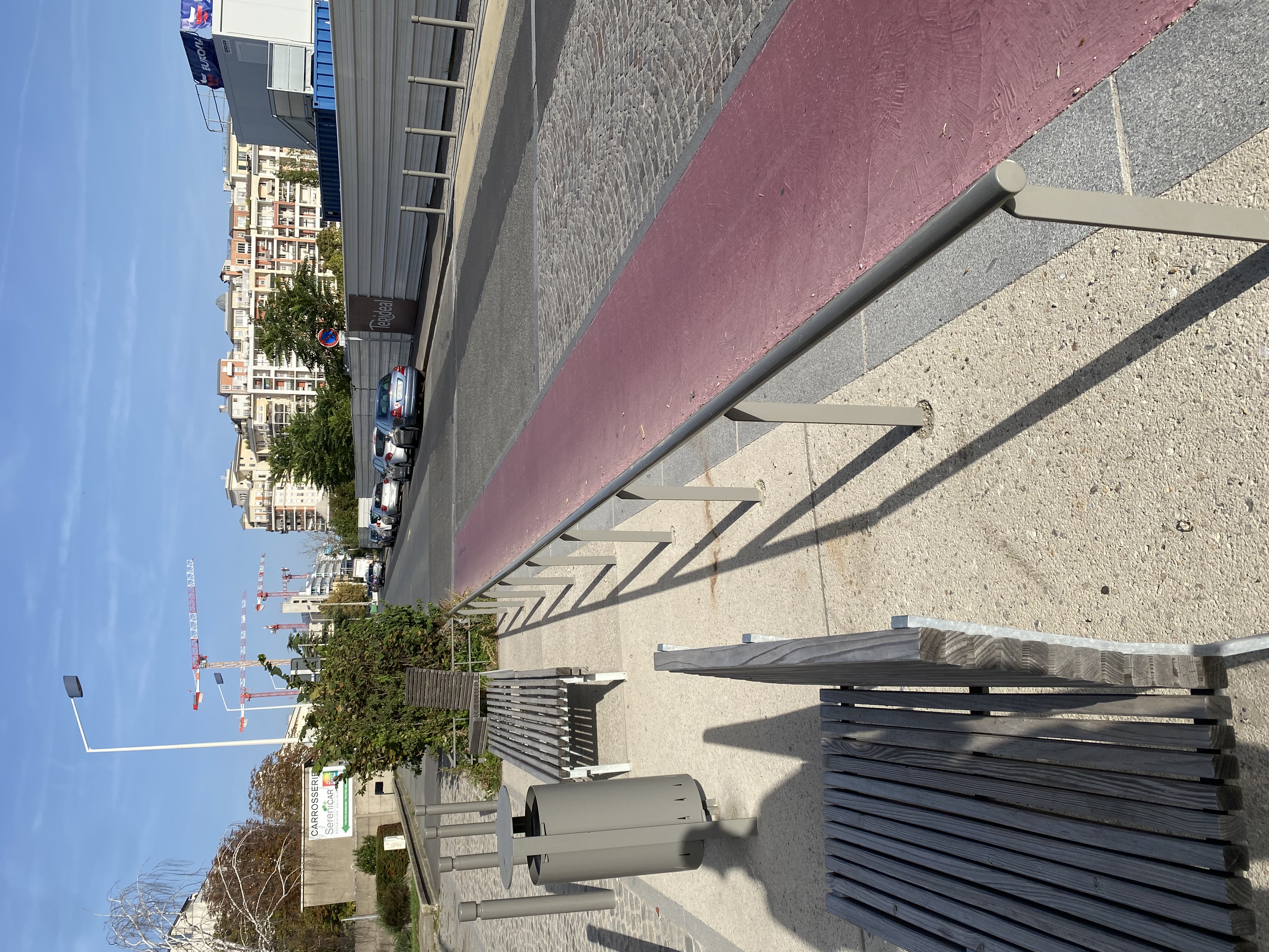 Rail — photo 1