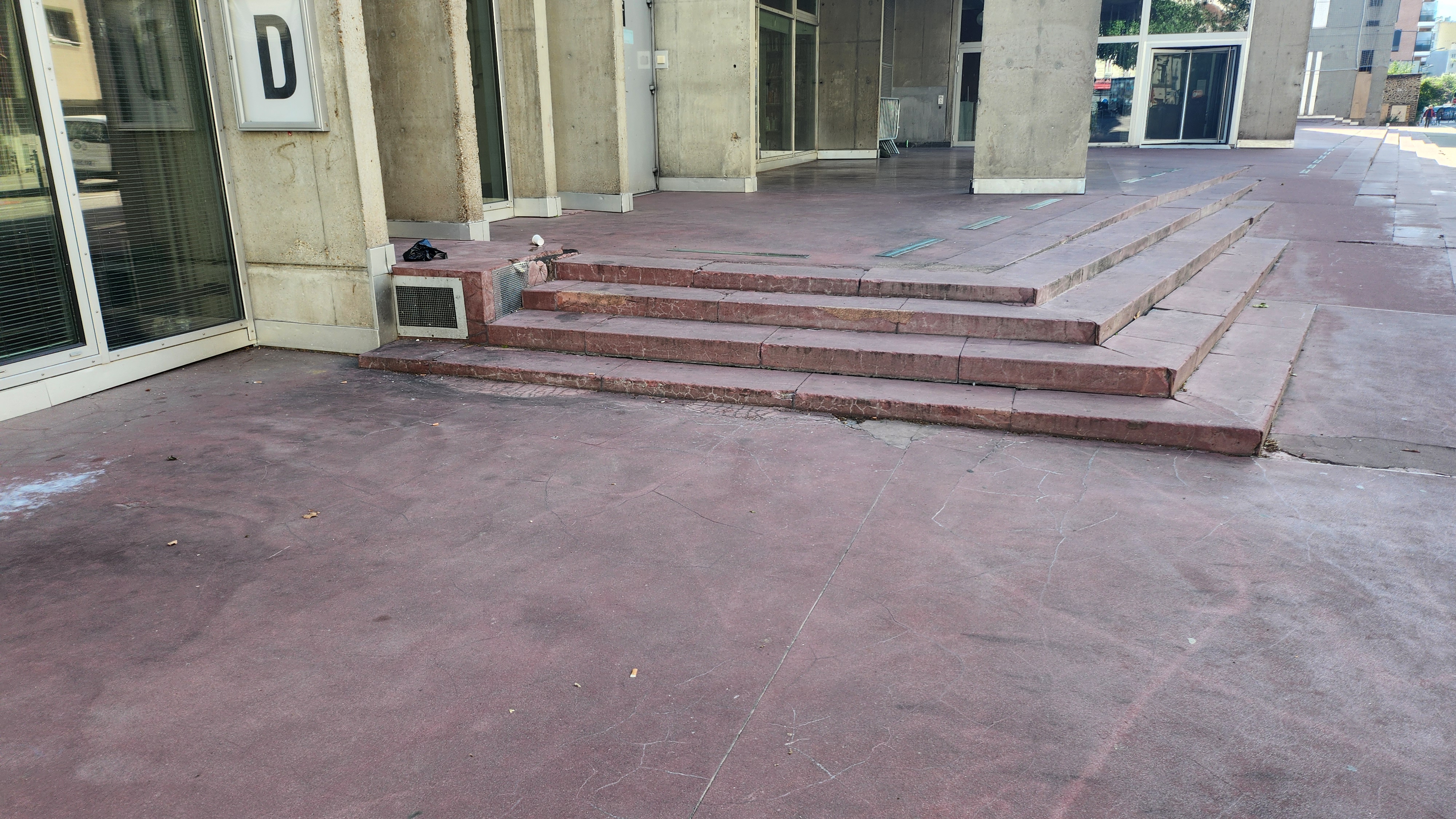 Stairs canal de l'Ourcq — photo 1