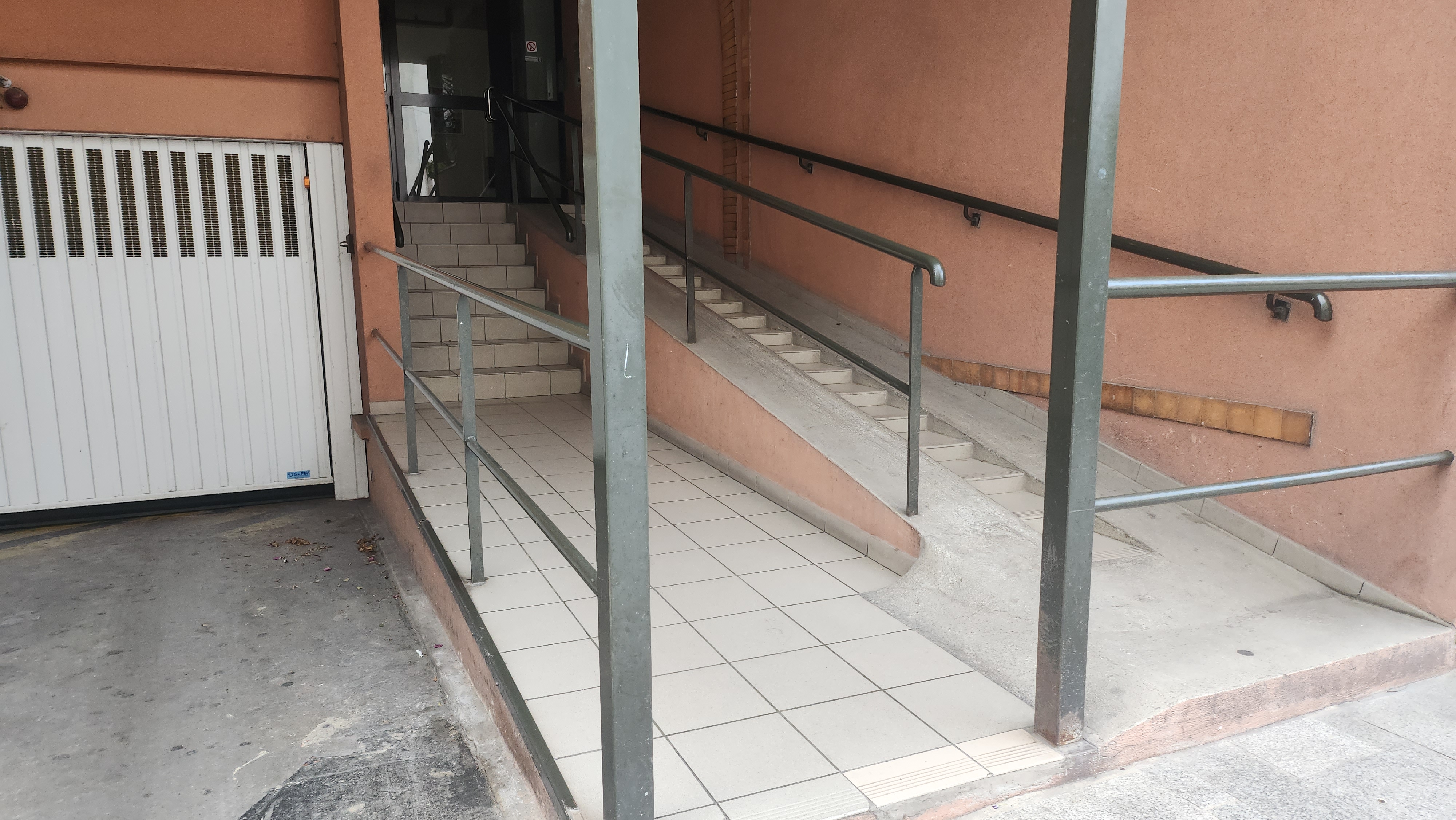 Rue Plisson Spot — photo 1