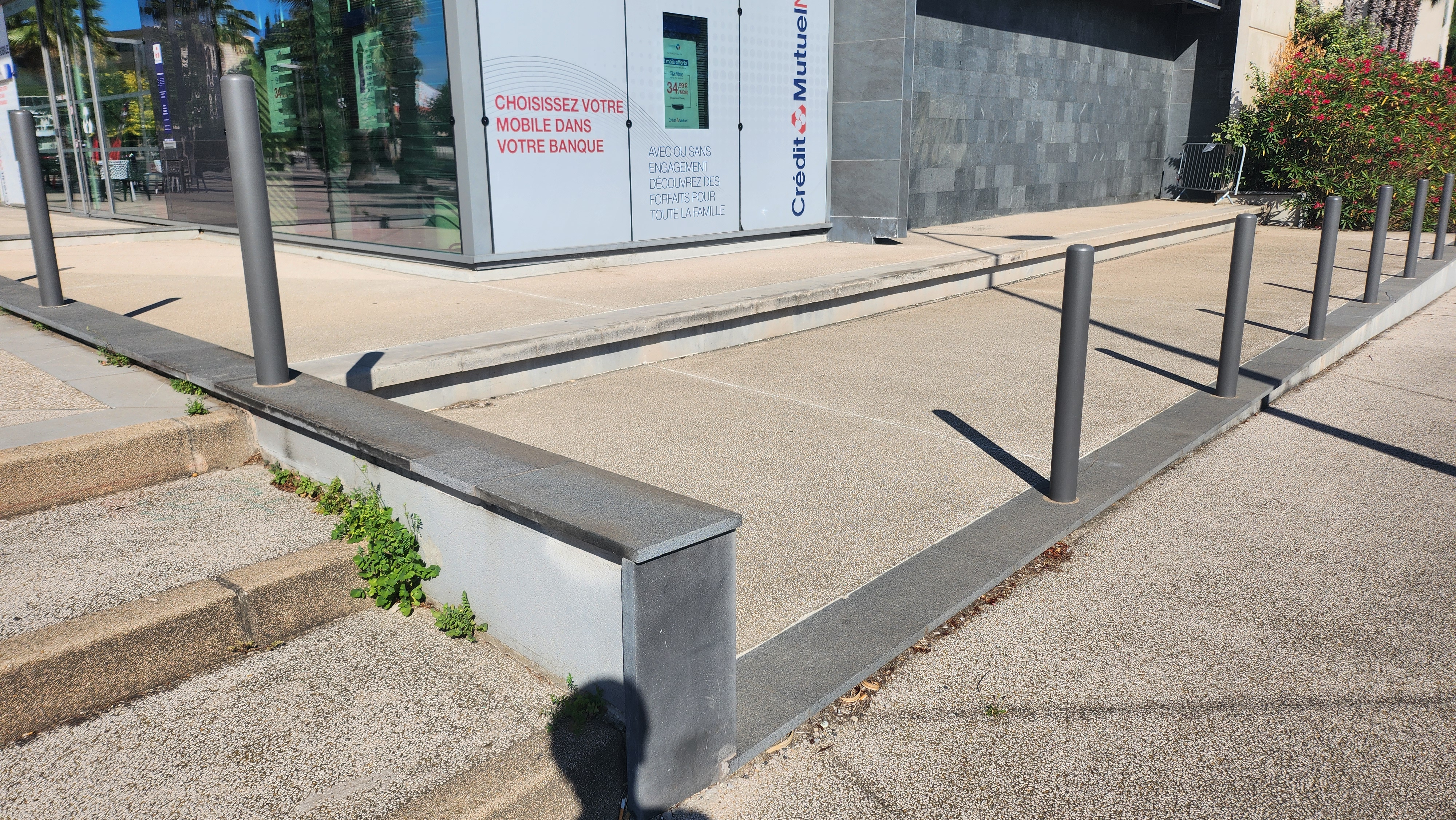 Curbs Castelnau — photo 1