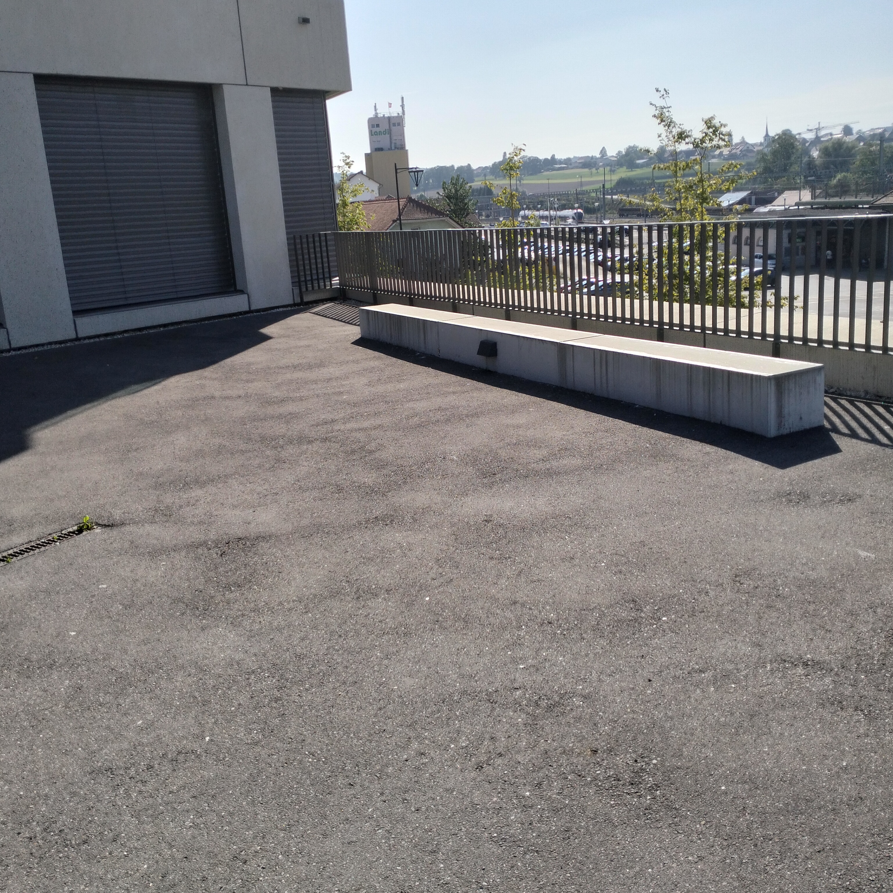Curbs — photo 1