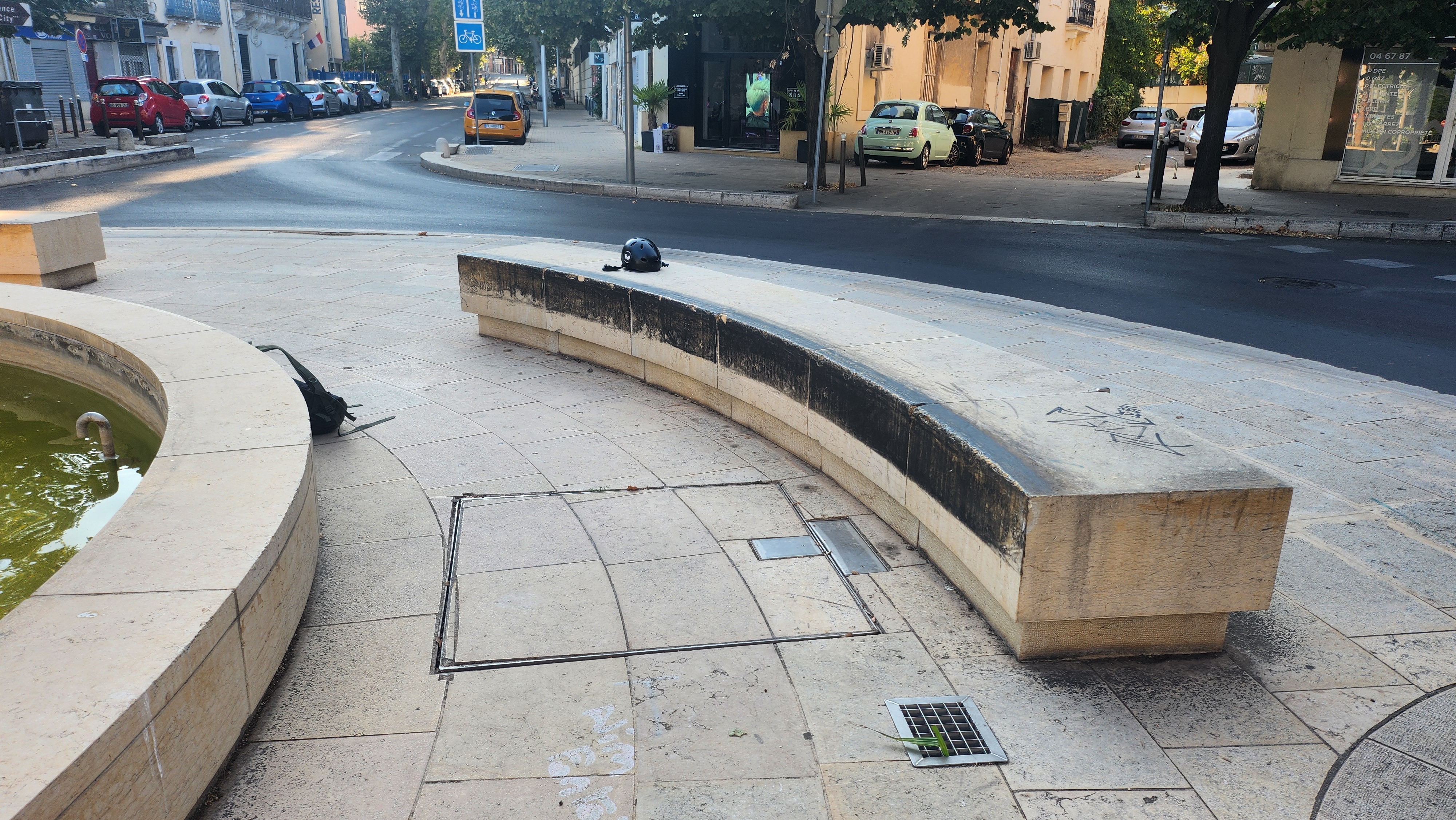 Curb curved — photo 1