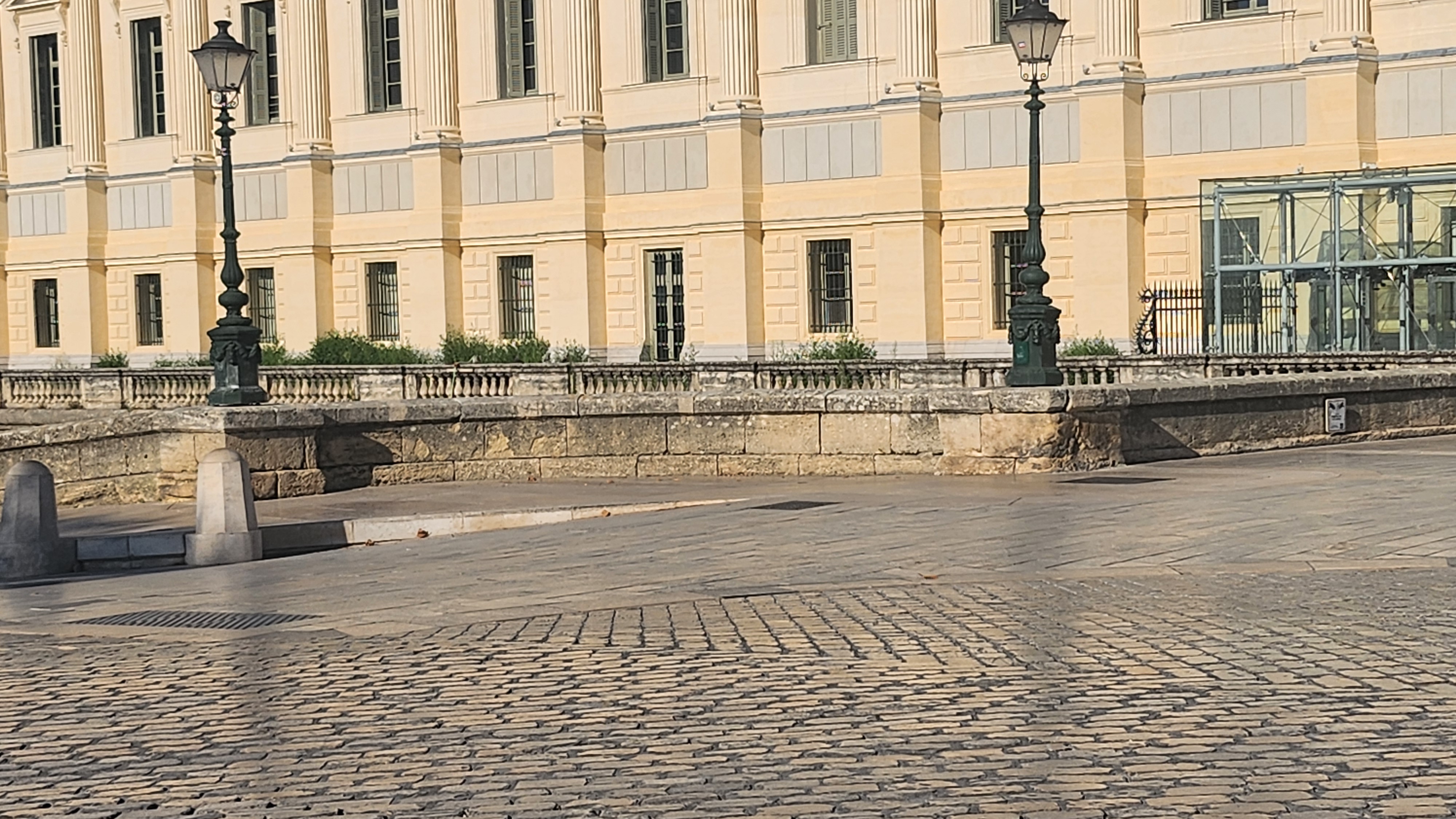 Low curbs 3 Peyrou — photo 1
