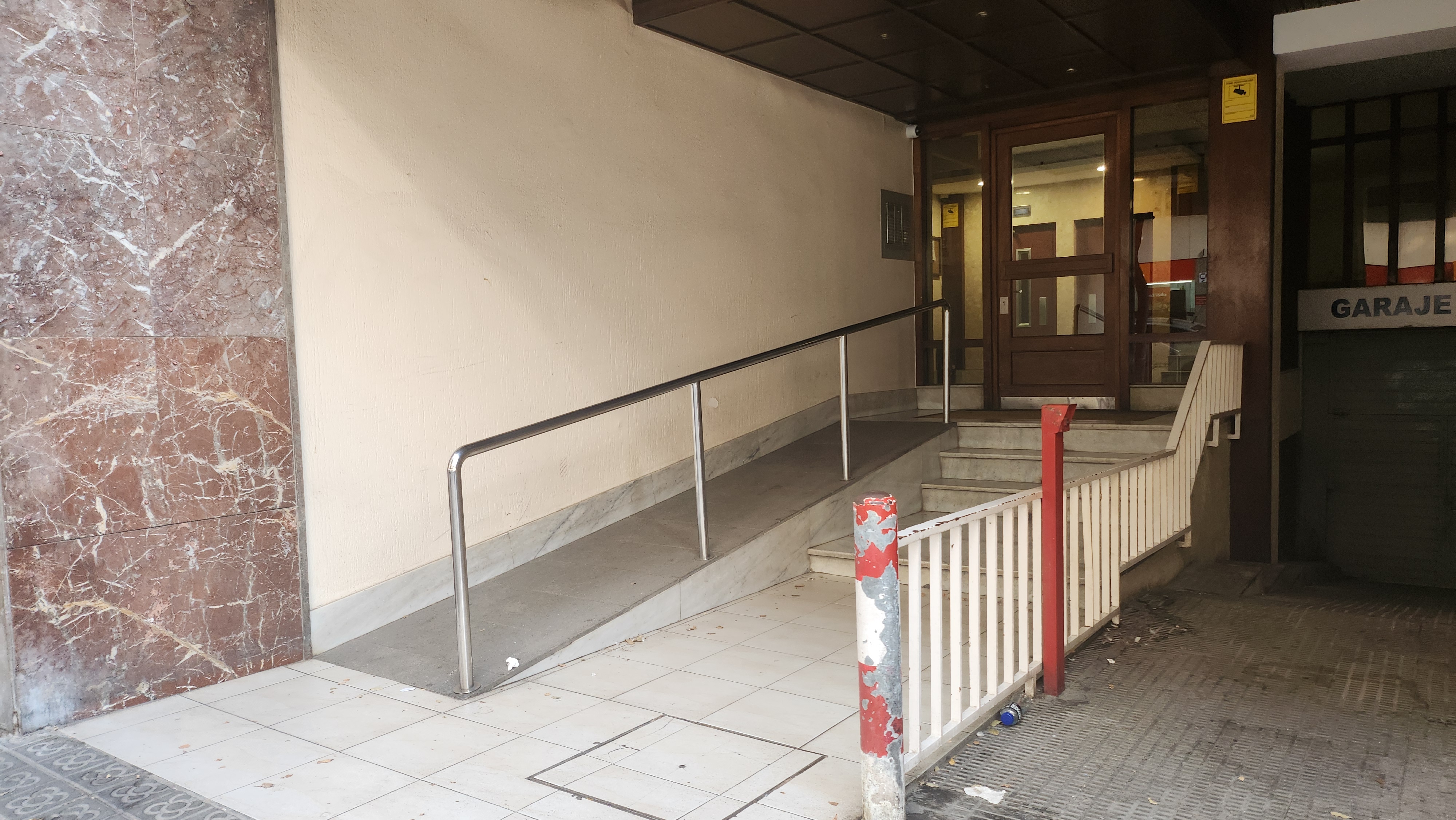 Handrail carrer de la Marina — photo 1