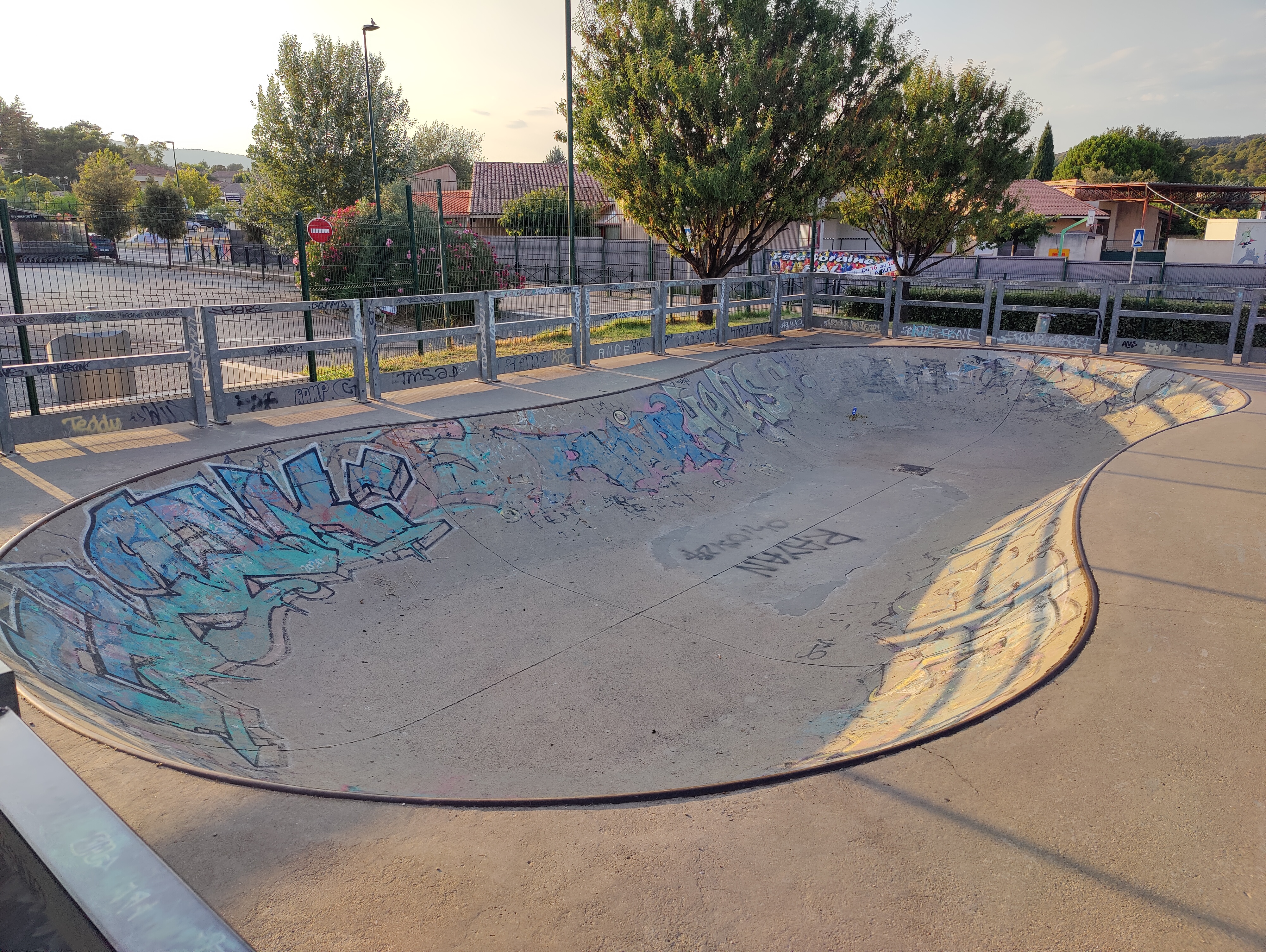 Pourrières skatepark — photo 1