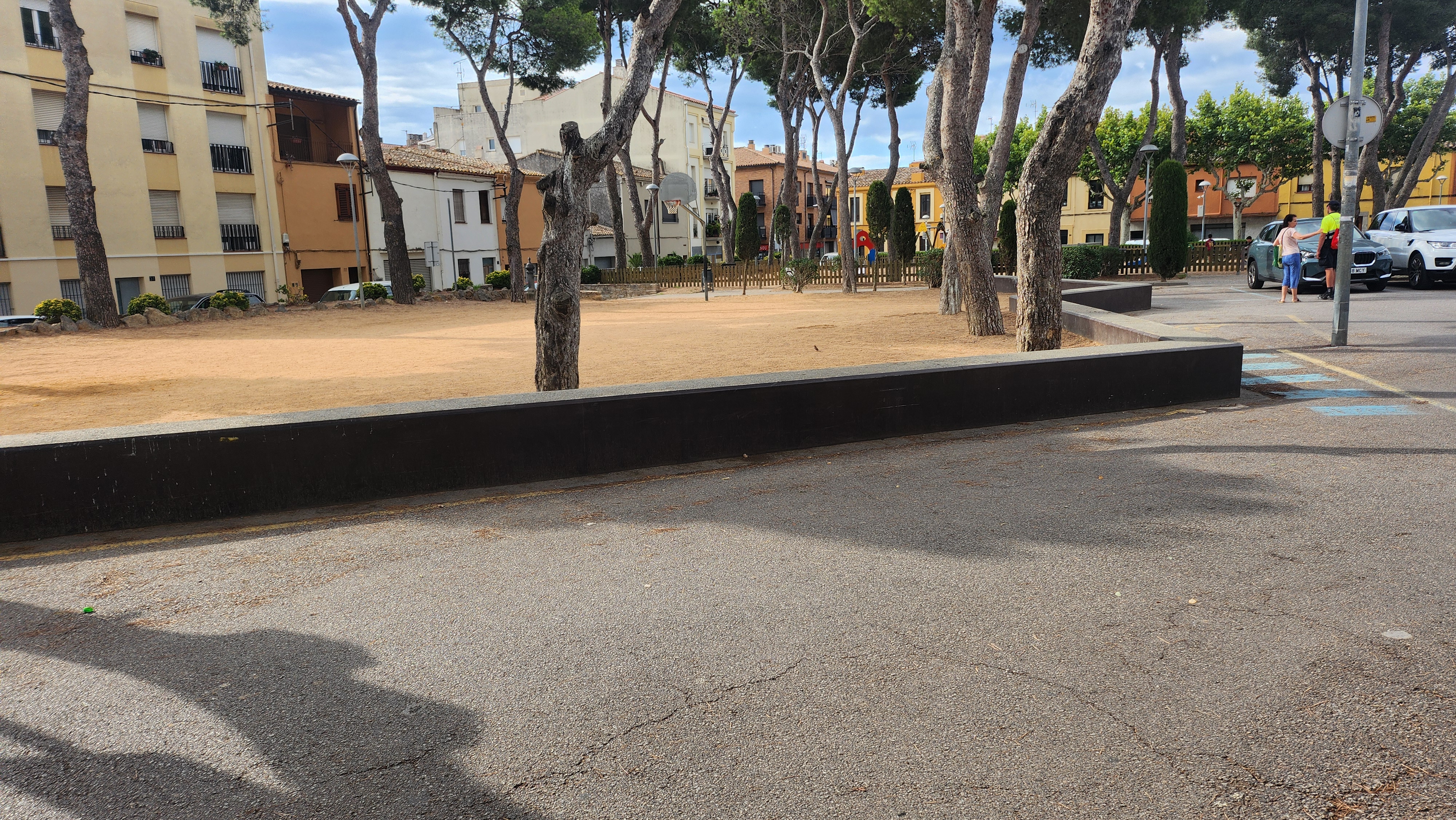 Curb parking Palafrugell — photo 1