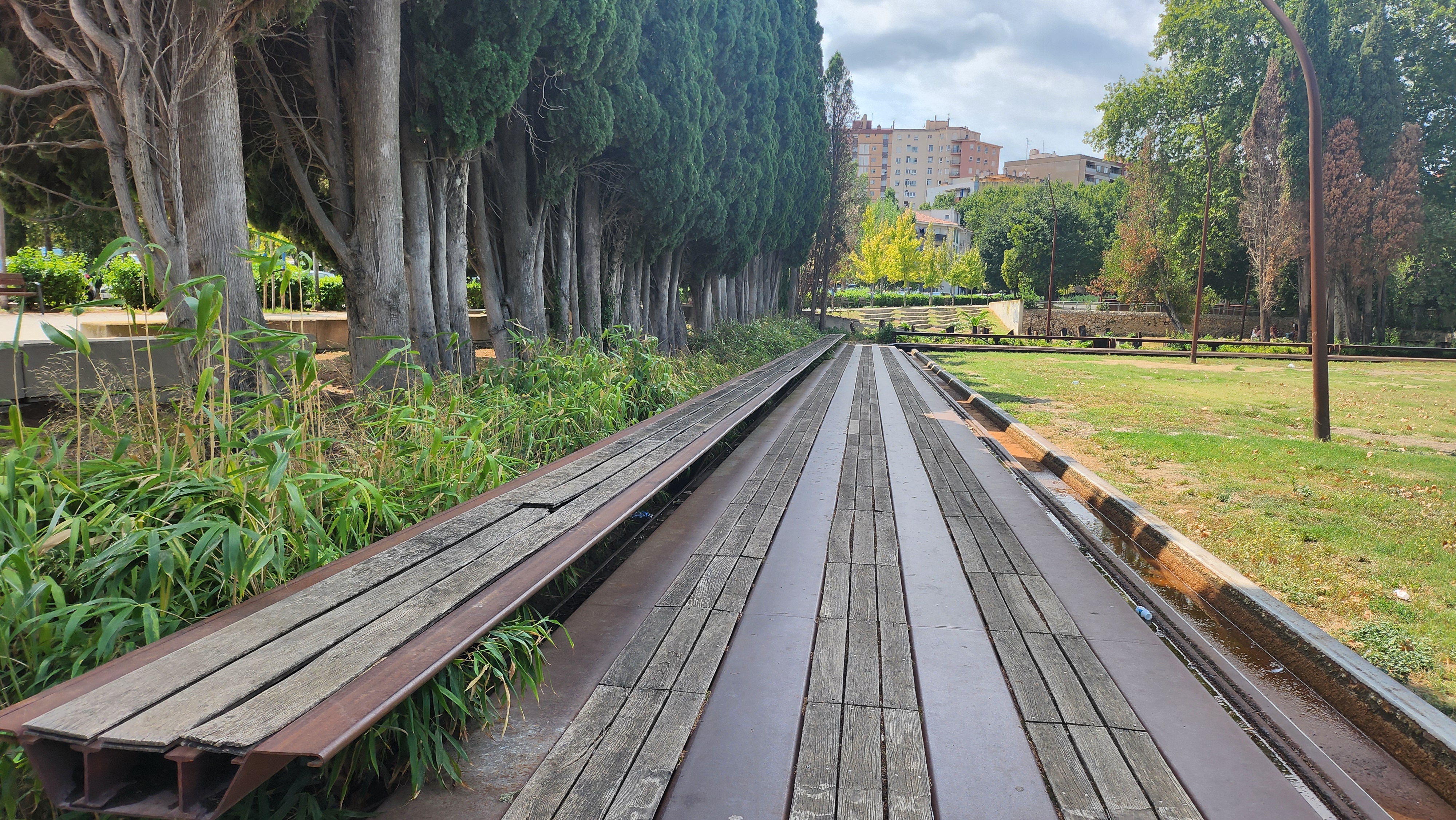 Bench parking Figueras — photo 1