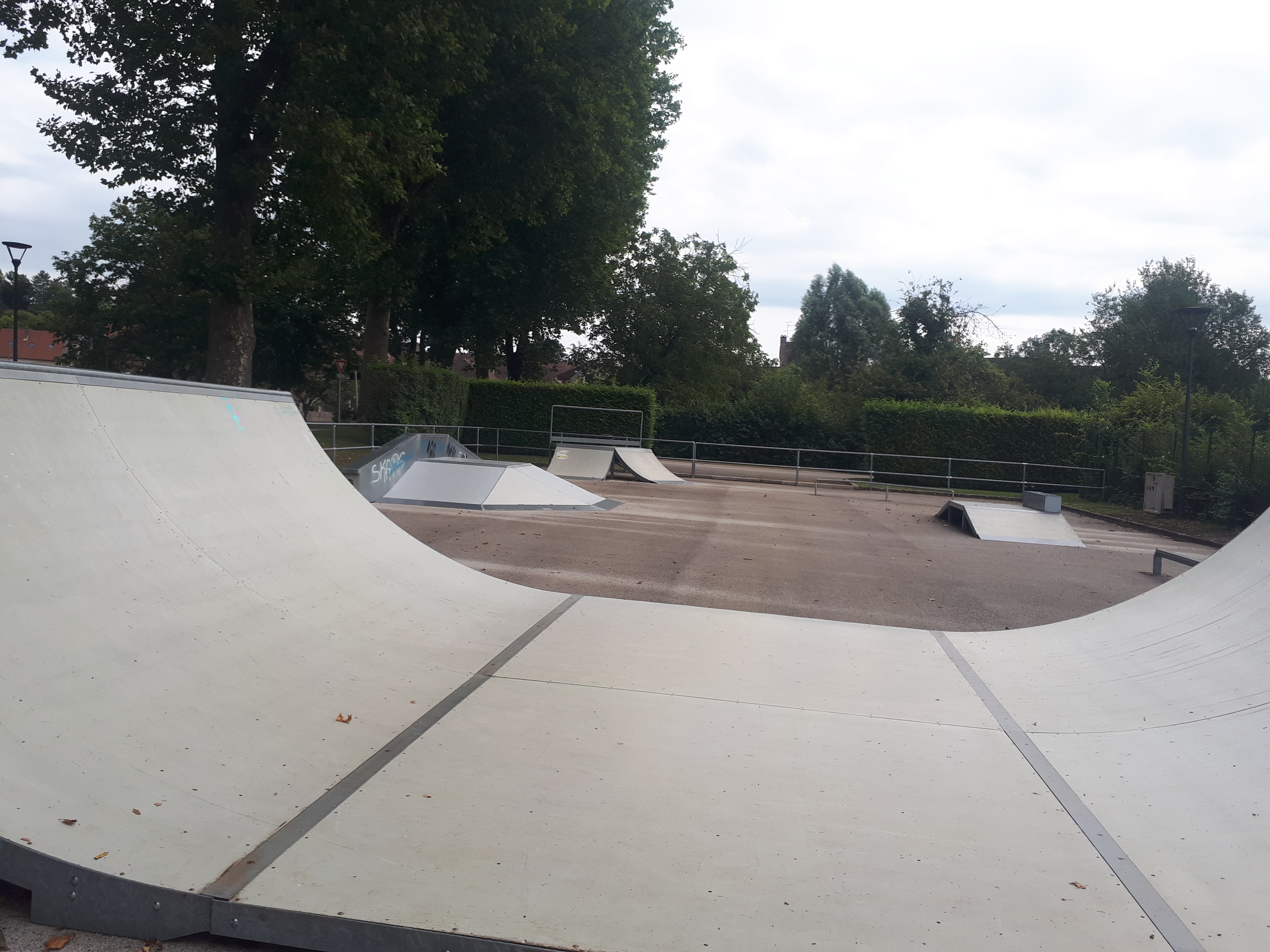 Rochefort-sur-Nenon skatepark — photo 1
