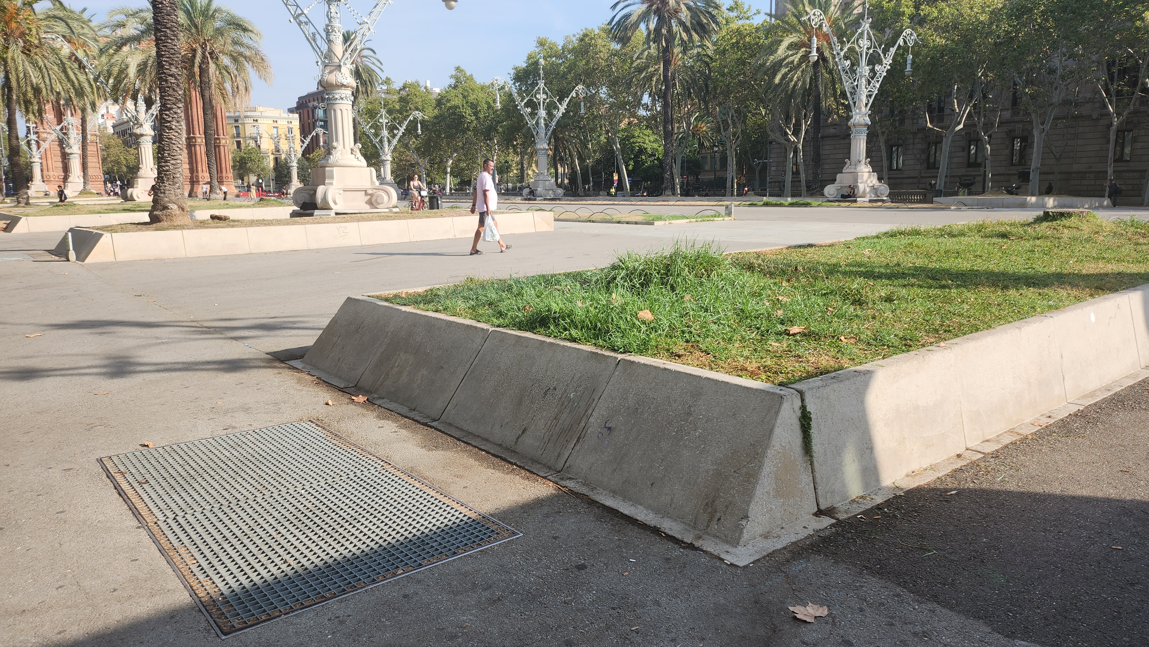 Passeig de Lluís Companys Spot — photo 1