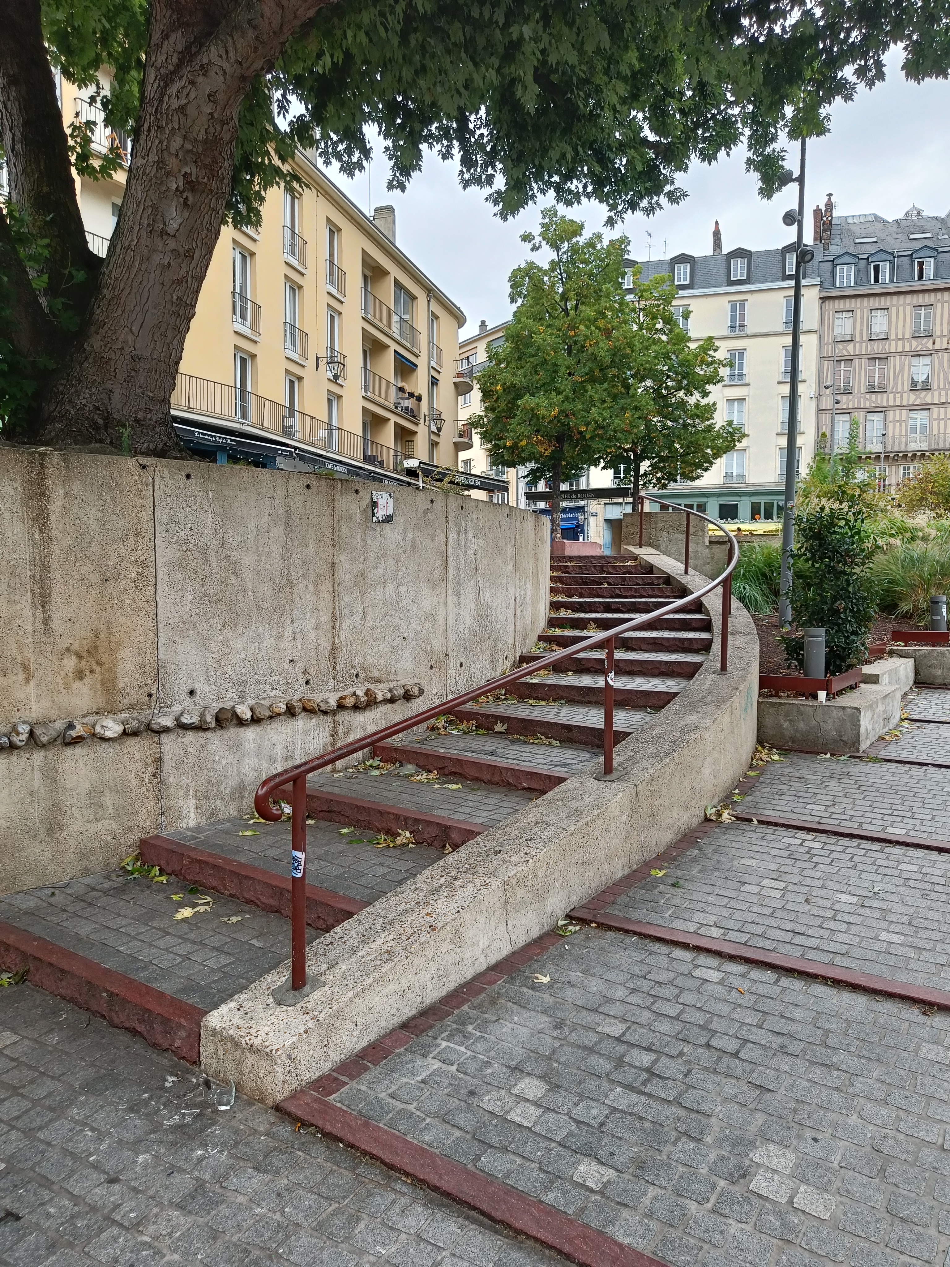 Down rail — photo 1