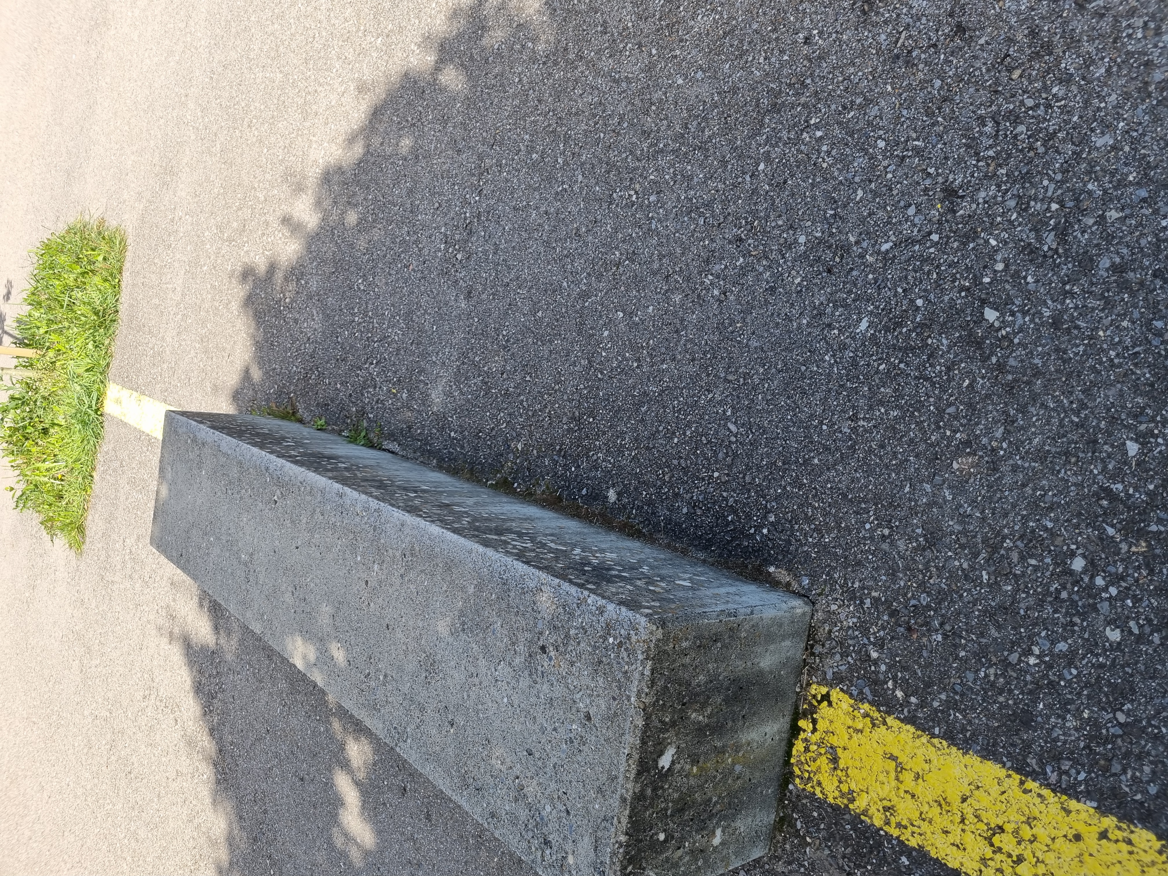 Curbe — photo 1