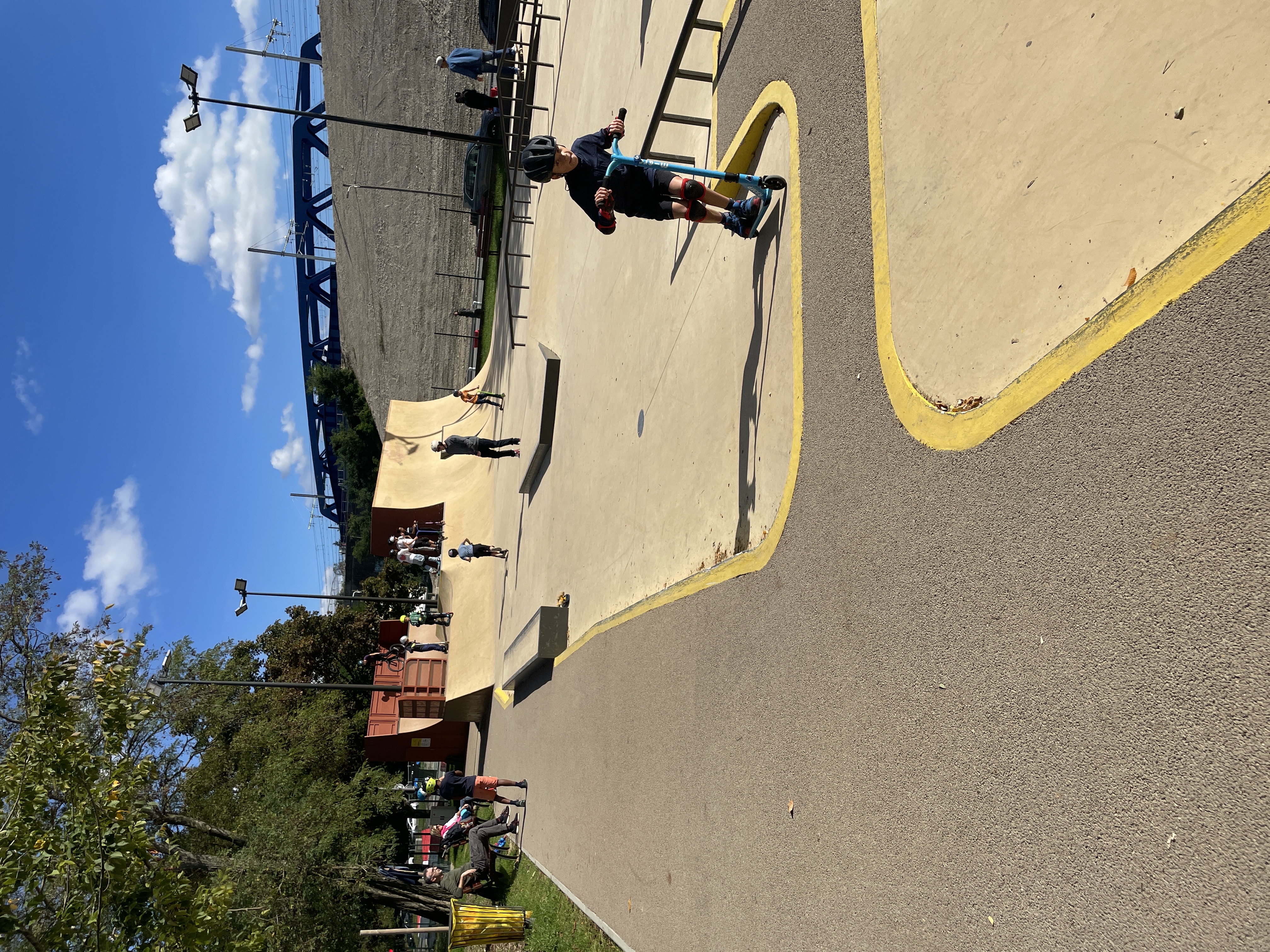 Massy skatepark — photo 1