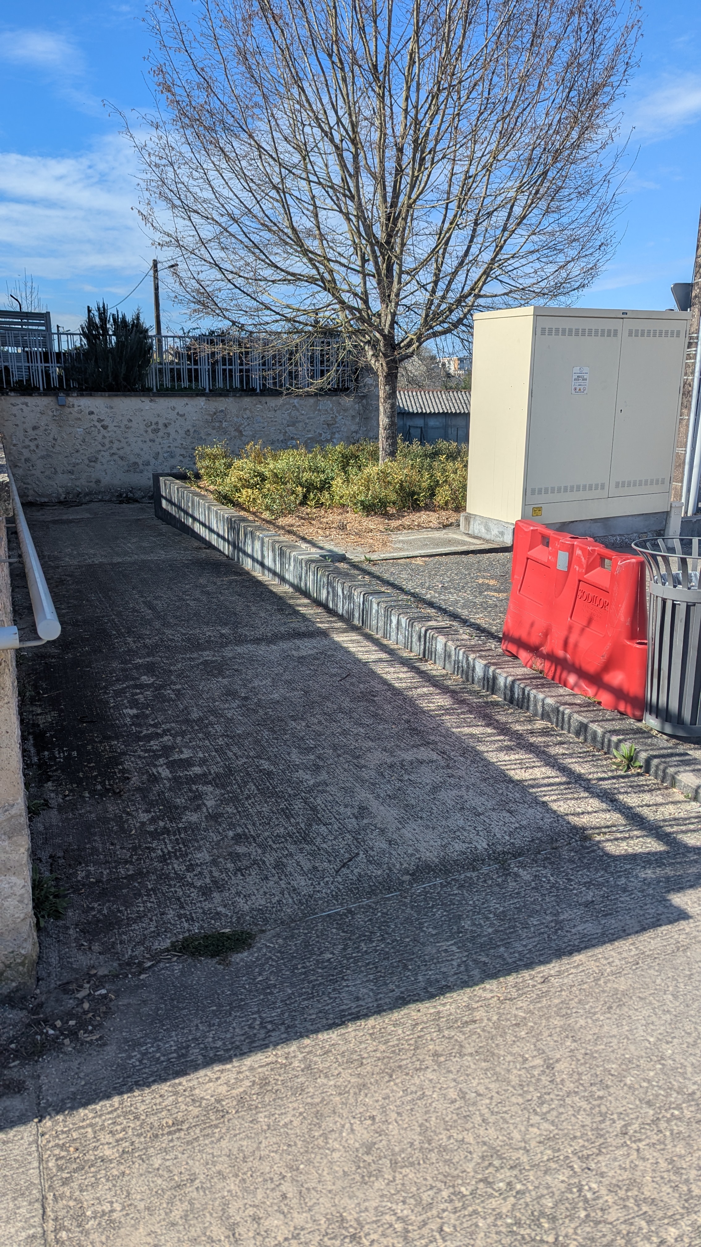 Médicis spot — photo 1