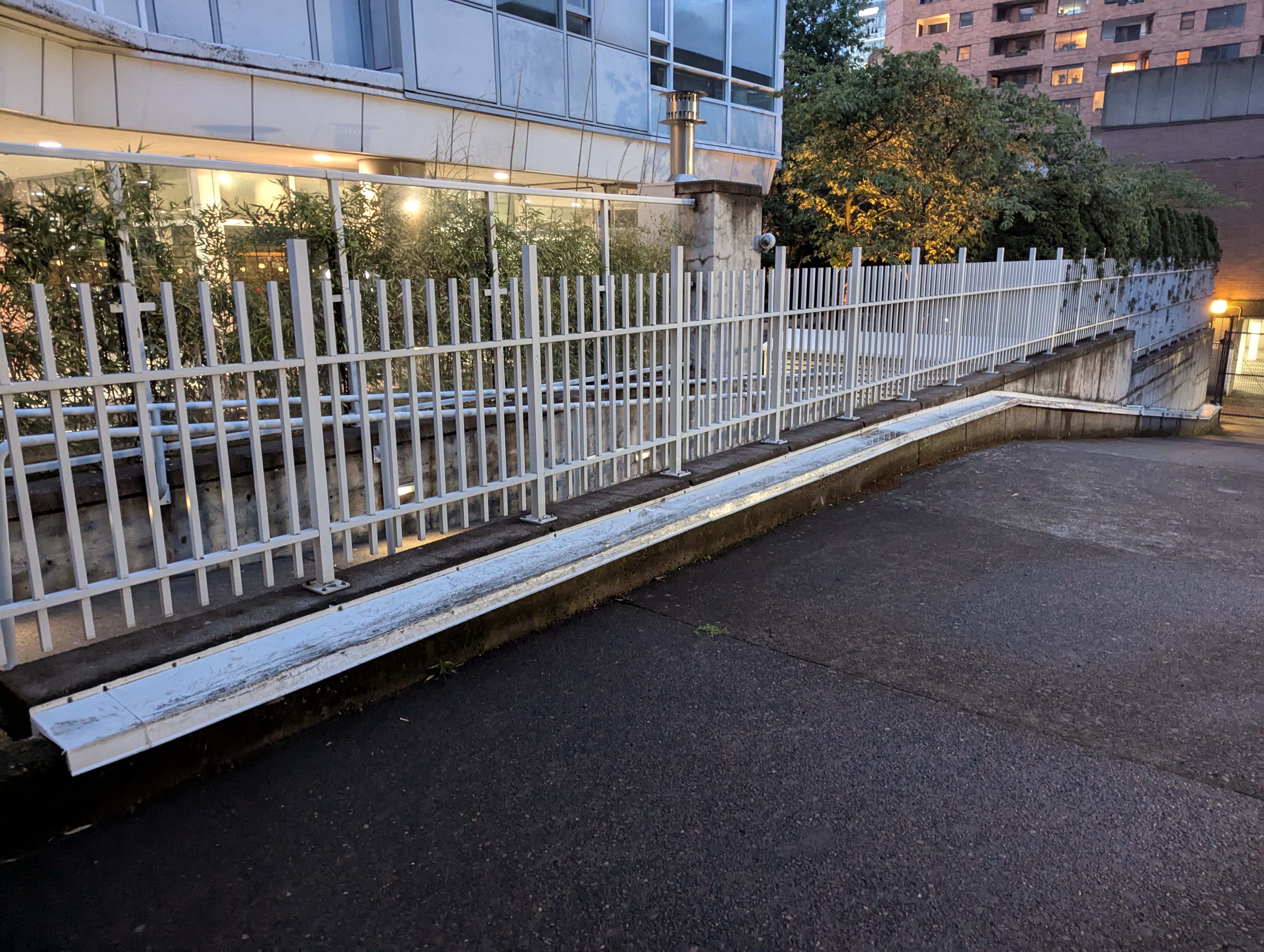 Parking garage ledge — photo 1