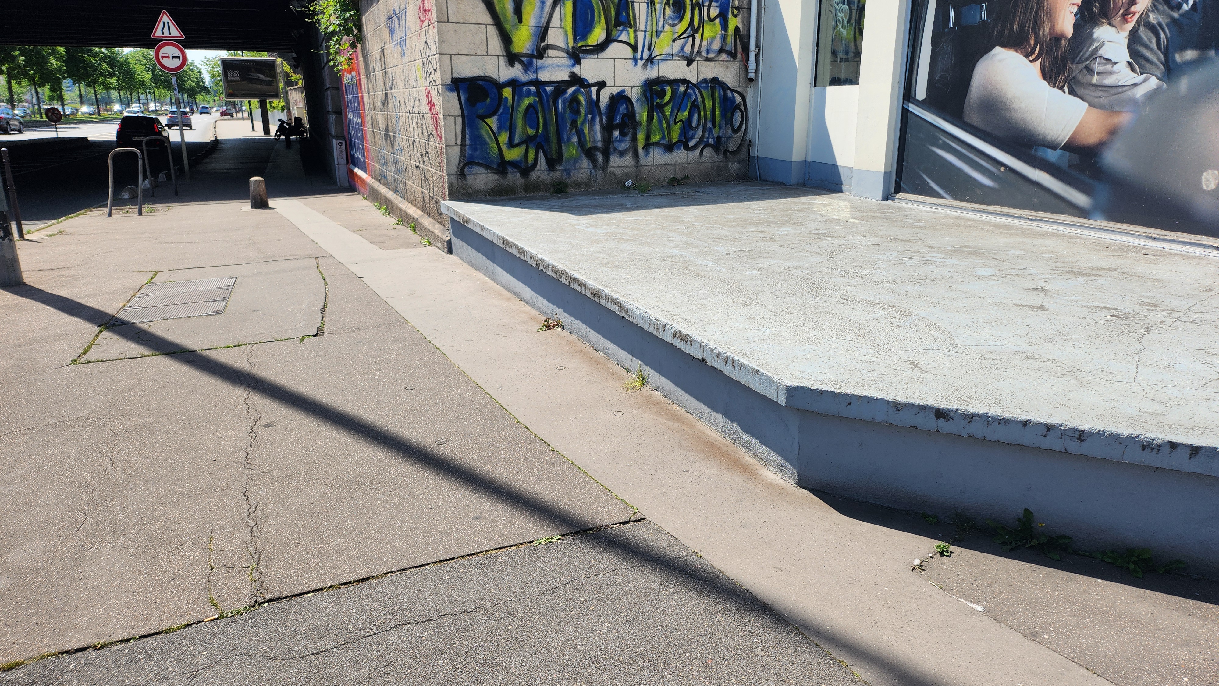 Curb Asnières — photo 1