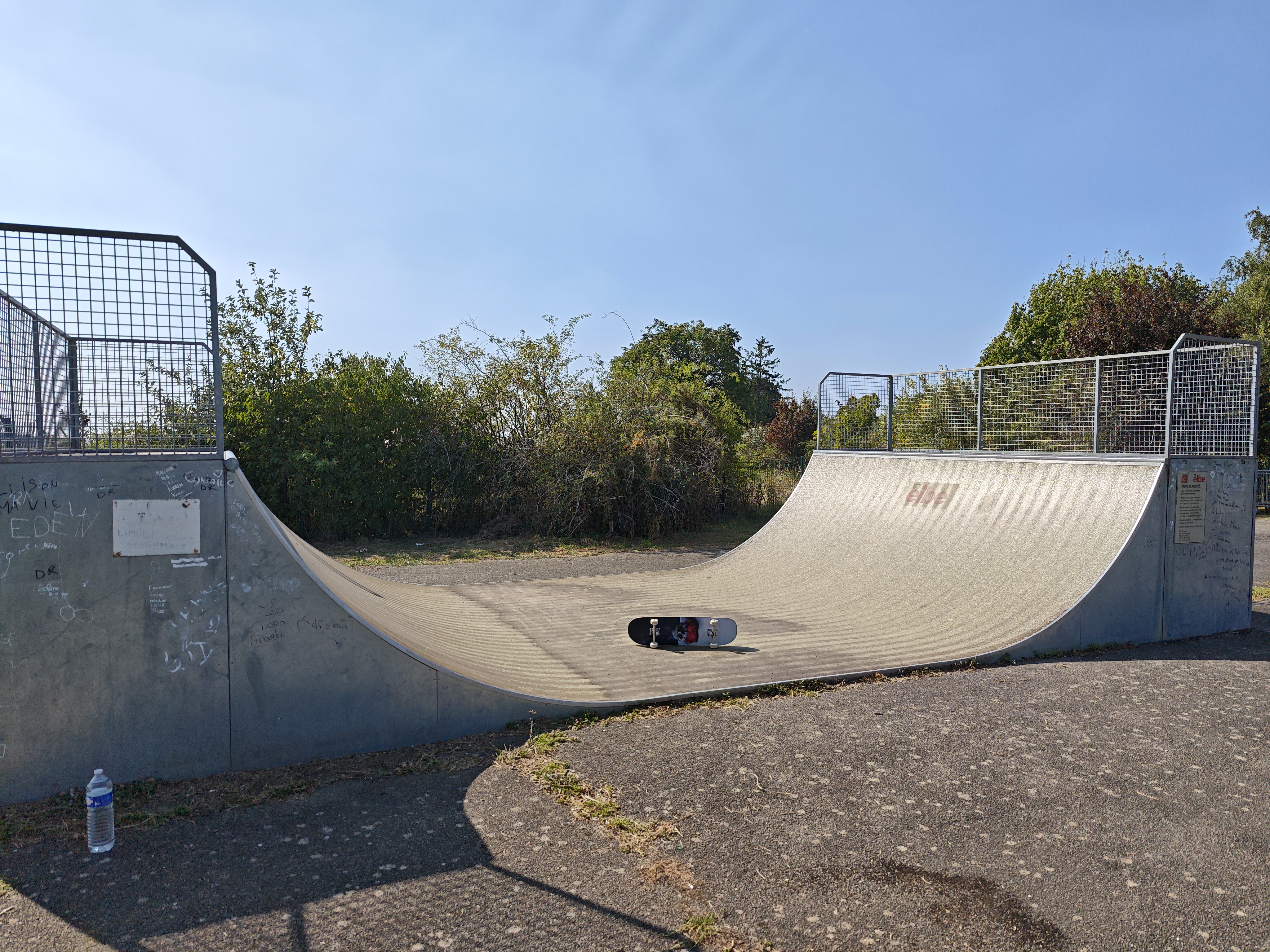 Bazoches-les-Gall.. skatepark — photo 1
