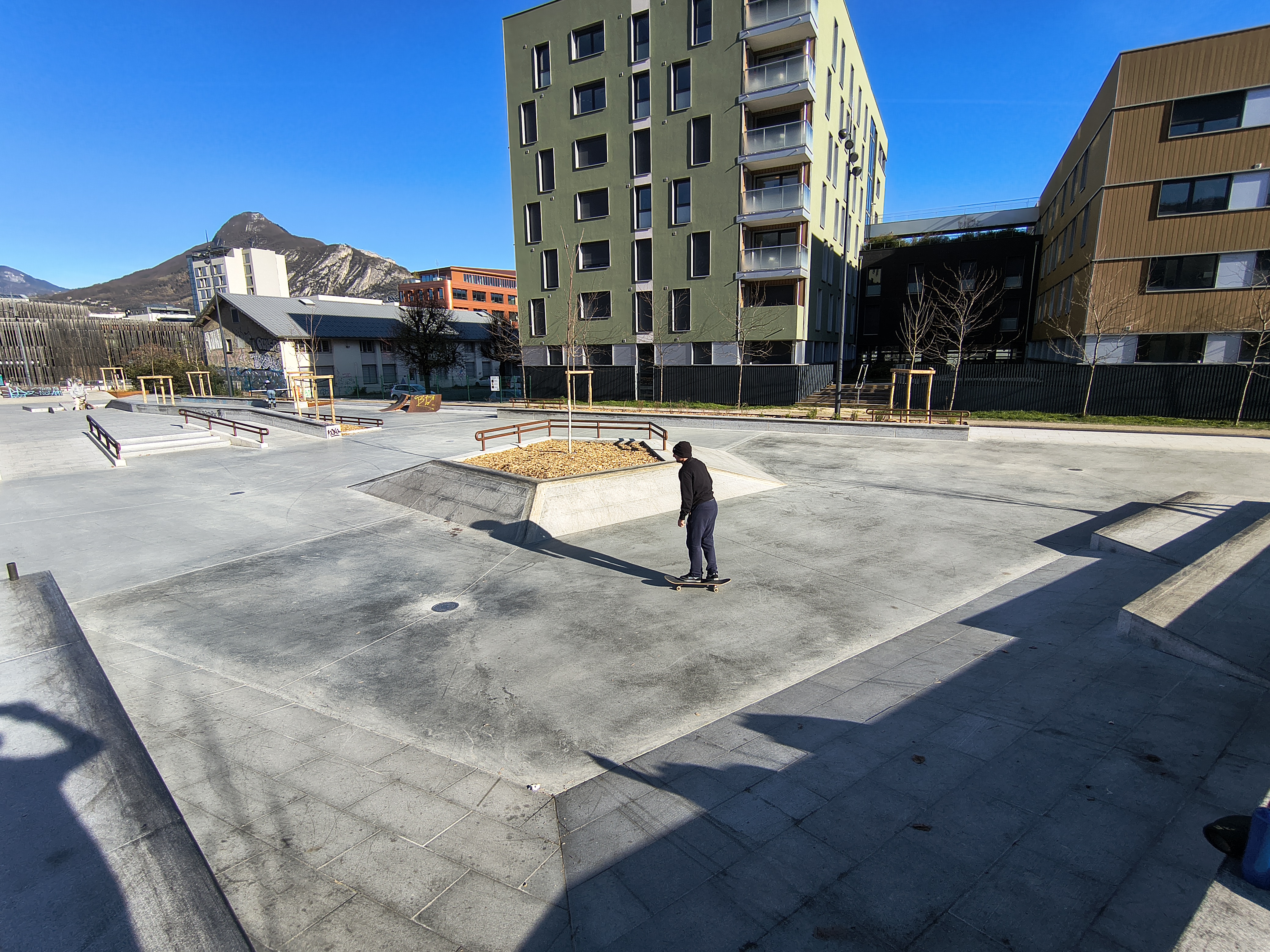 Grenoble skate plaza — photo 1