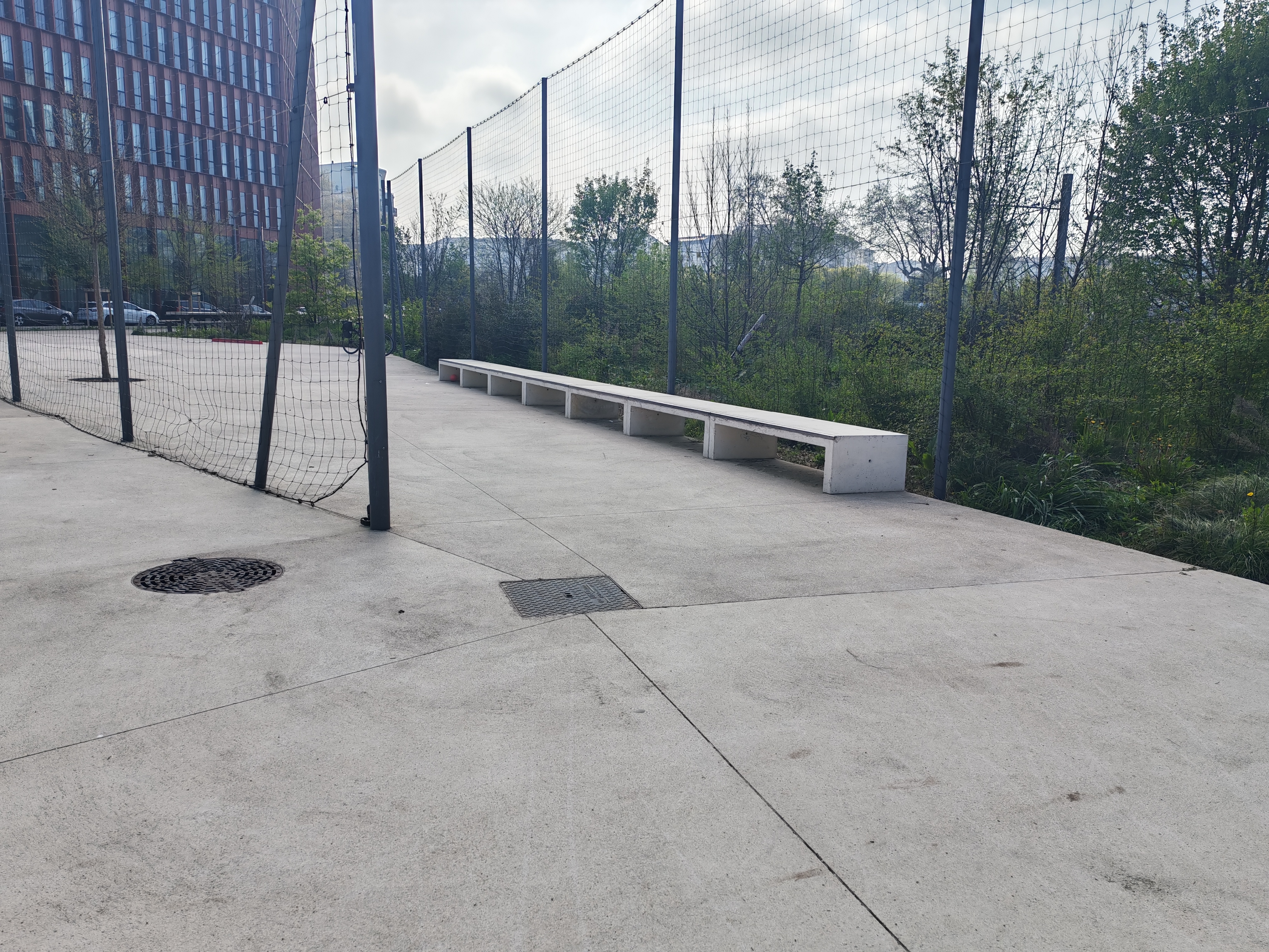 Skatepark near Lyon Part-Dieu — photo 1