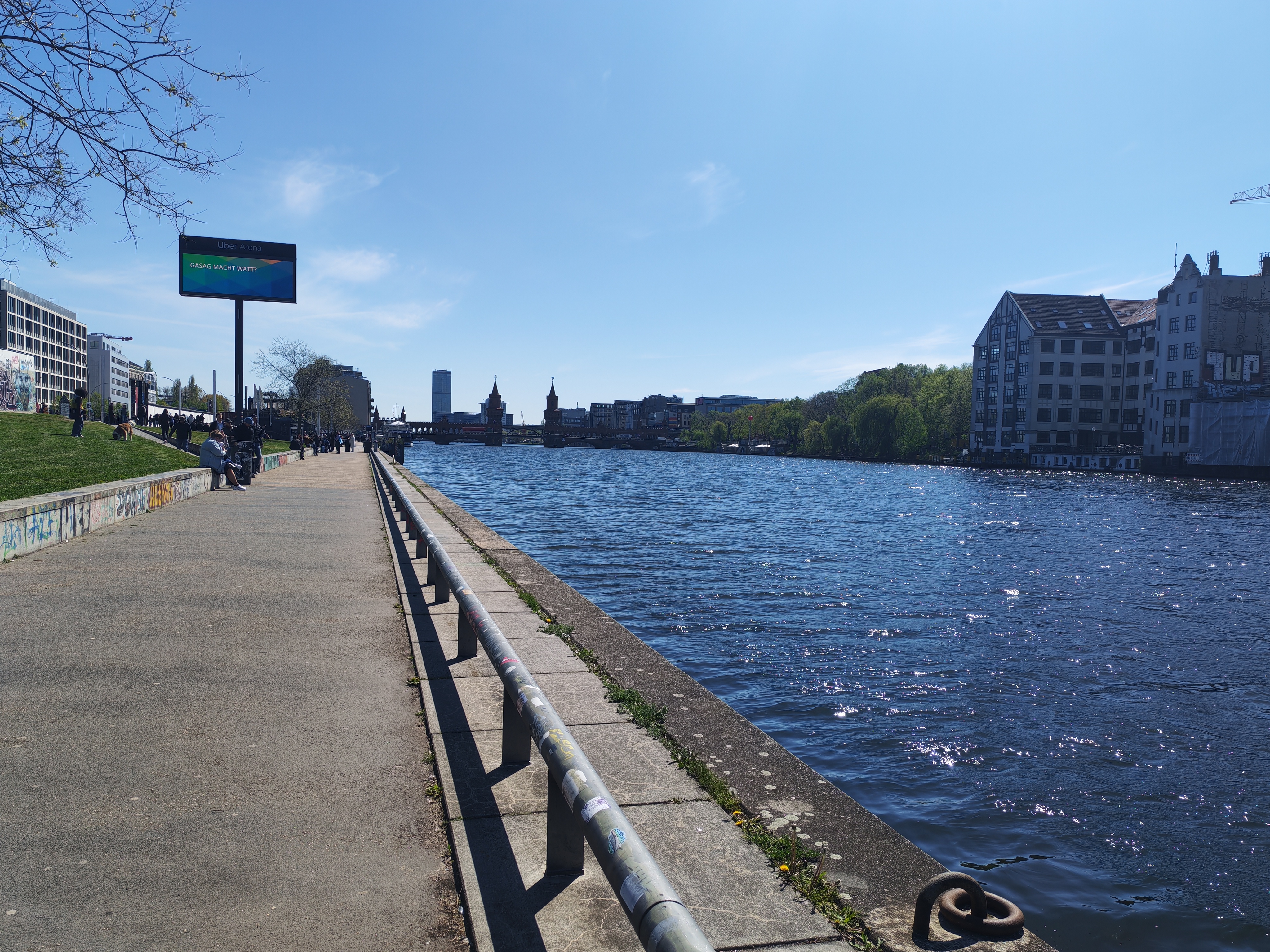 Low rails Berlin wall — photo 1