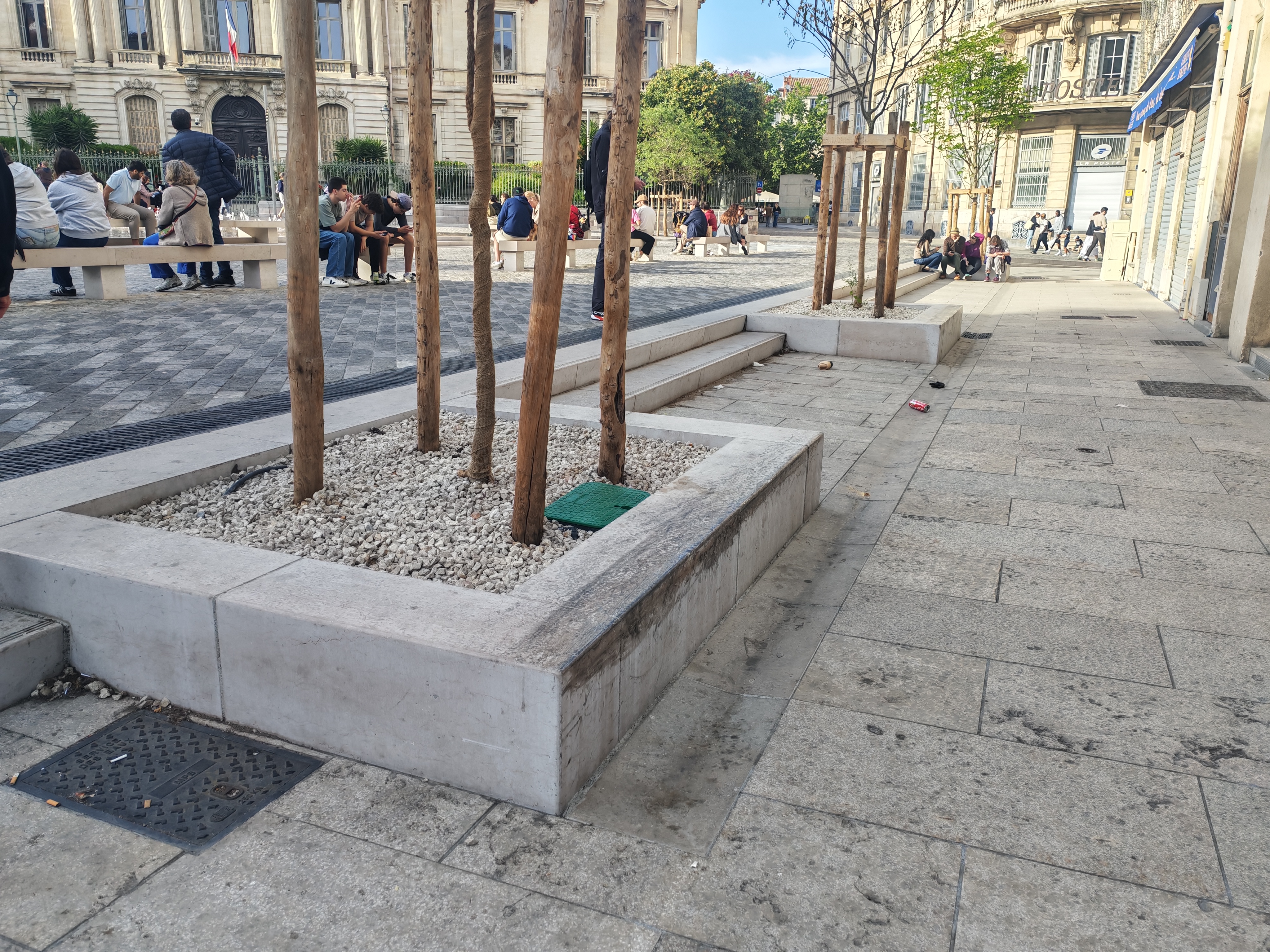 Low curb — photo 1