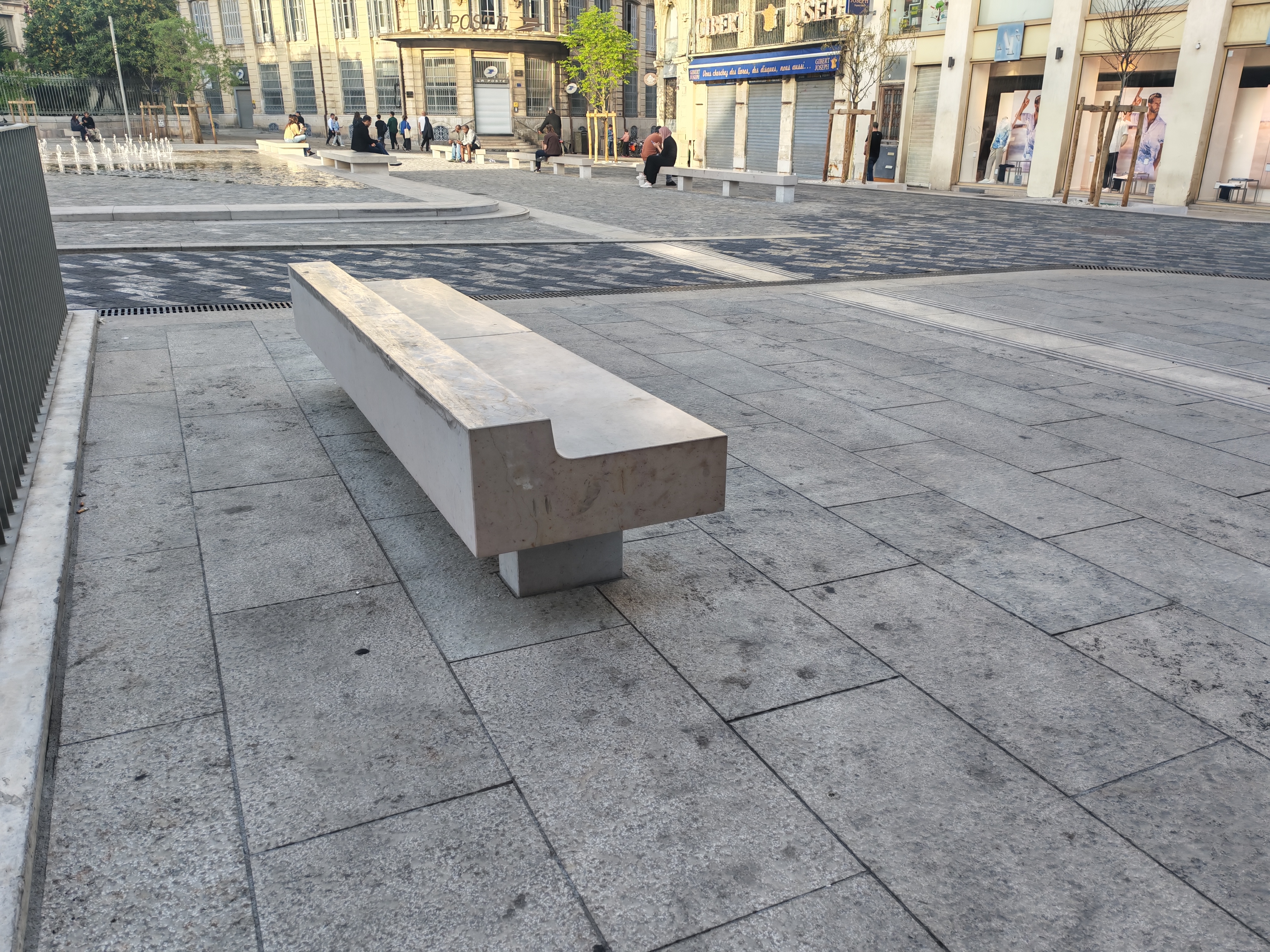 Curb — photo 1