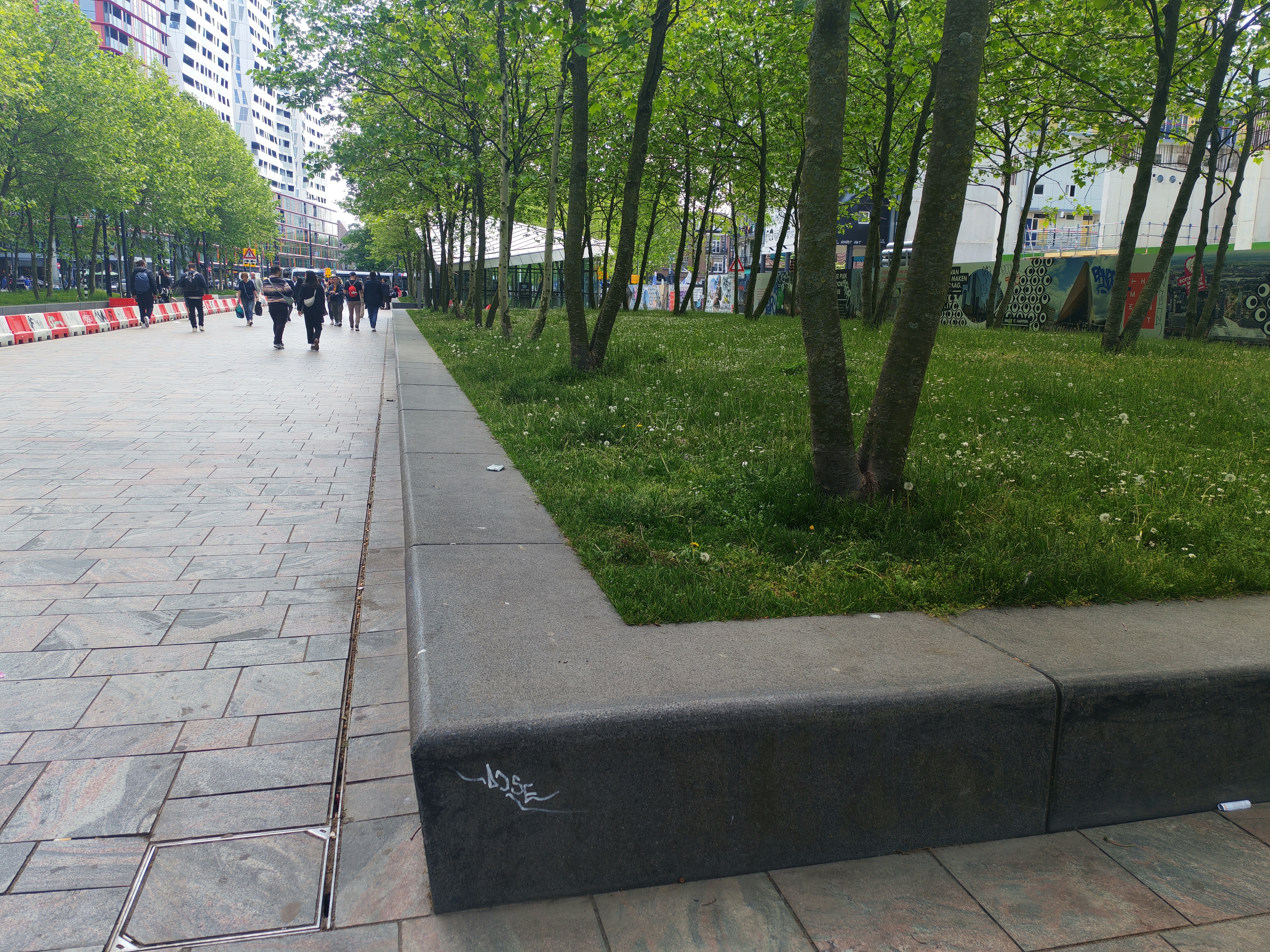Long curb Rotterdam — photo 1