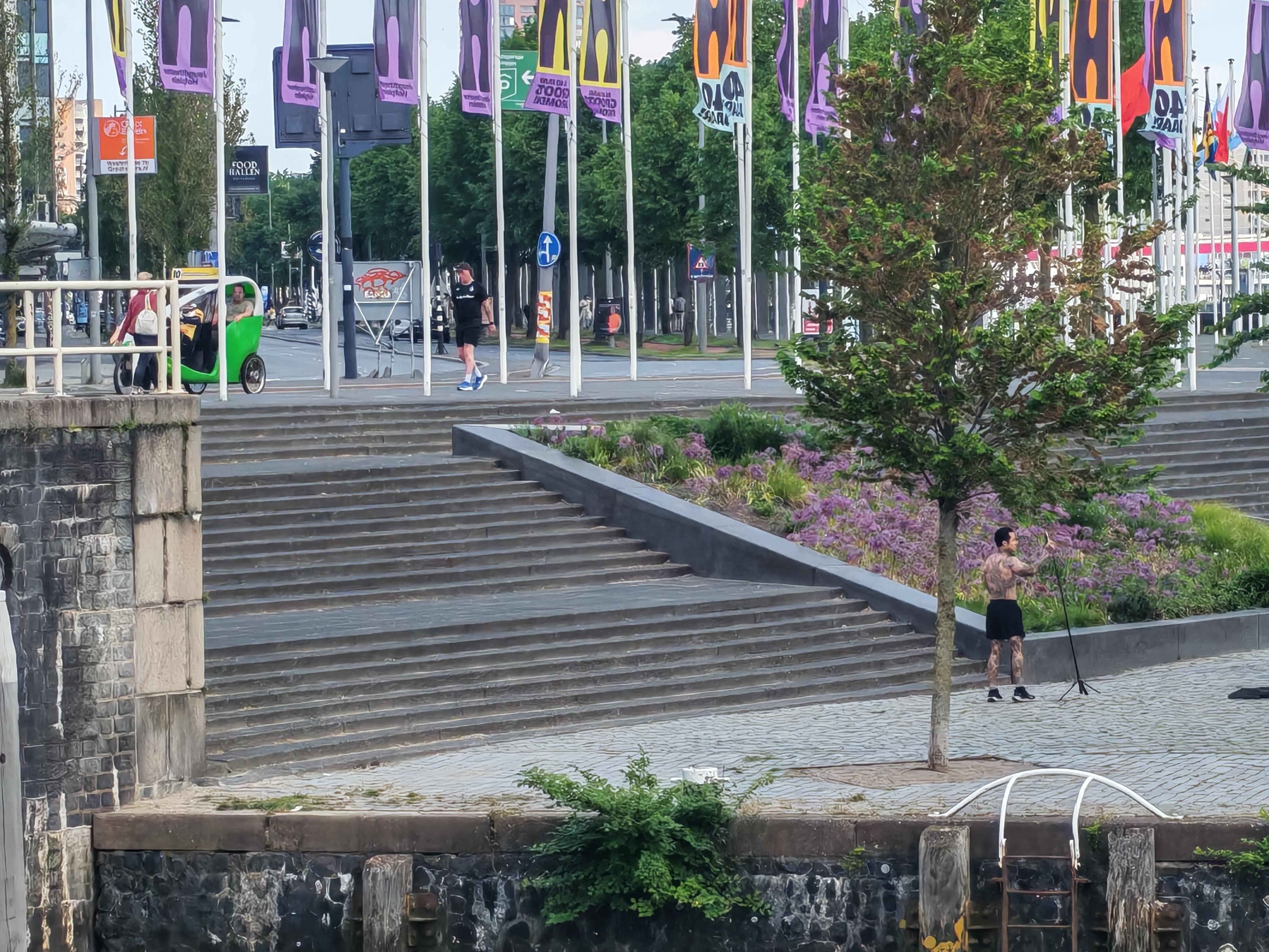 Long curb Rotterdam — photo 1